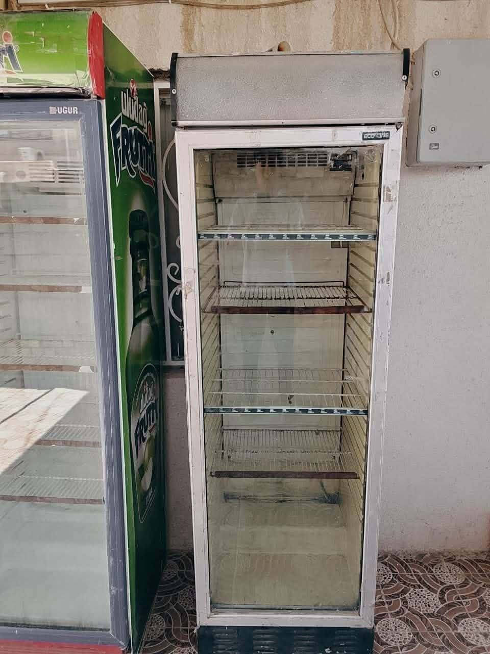 مكلف بلنشر عارضتين نظيفات حيل ورفوف عدد اربعه للبيع
***********
