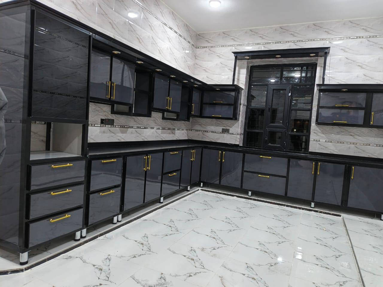 السلام عليكم جزء من عملنه يتوفر فصال كاونترات حسب الطلب والديكورات والالوان معمل جوهره القائم ***********
