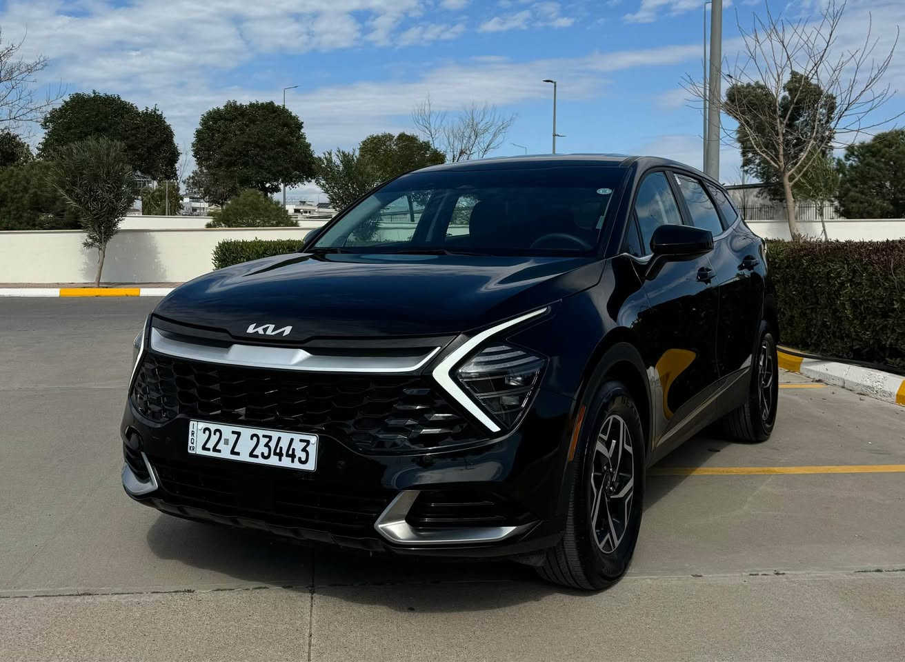 السلام عليكم 
كـيا سبورتج LX - 2024
رقم أربيل ترقيم جديد 
لسيارة جديده وجاهزة
ماشية فقط 15 ألف
بالعافية ع الياخذها 
جاملغ وربع بوند صبغ 
بدون اي دواخل 
المواصفات نص فول
هاند بريك دكمه كهرباء
قطعتين تبريد 
تبريد بيانو
درايف مود
انضمة قيادة
شاشة كاربلاي
كيجات الكترونيه
4 مودات
كروز سرعه
رادارات
رادار مري
كشنات مخمل
لايت وبگ لايت لد
اوتو هولد
مانع انزلاق
نظام abs
وهواي مواصفات ممذكوره
السعر 
182
موبايل 
*********** أربيل, العراق
