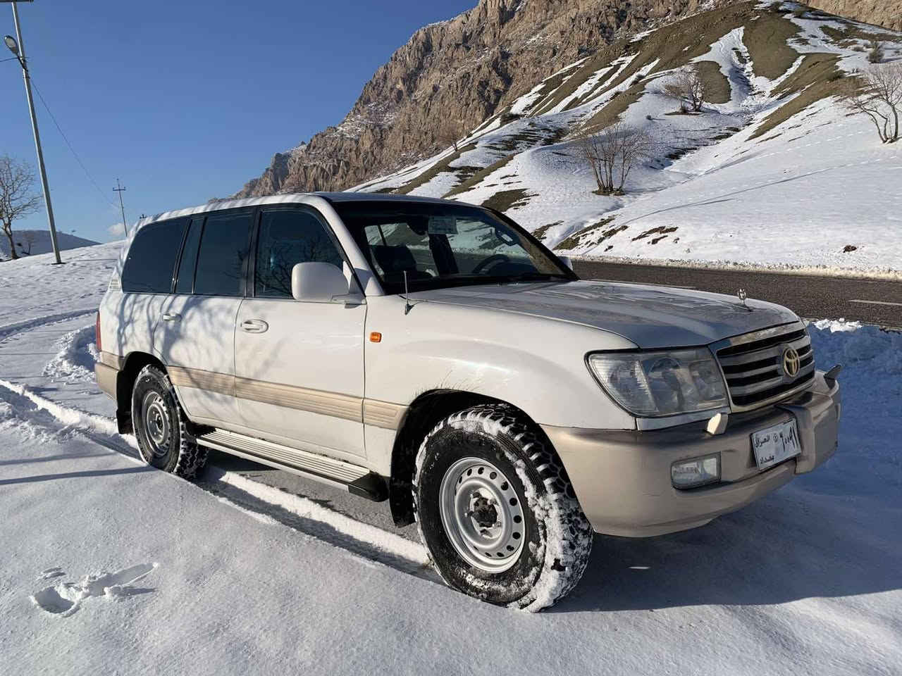 مۆنیکا 2002 قەتەری مواسەفات لیگزز ڤی ٨
ئاڕمی پلاستیکی هەولێر
ئاڕمو ئەوەلیات و موسو بڕاوەی بەشەرت 
سەقف و شانی بۆیاغ نیە حیزامیش نیە 
پەڵە پەڵە بۆیاغی هەیە 
فول مواسەفات تەنیا گێڕ عادیە 
گێڕ عادی 
مەکینە گەورەی ڤی ٨
ناو زەرد 
سلایت .. ئەی بیئێس .. کوشن کارەبا 
دەبڵ ئەکسل .. جام کارەبا .. تەحدید سورعە
دوگمەی قوفڵ.. دژە خلیسک .. شوێن عەینەک
پێش تەبەڵە .. سوکان جوڵاو 
٤ تایەو ویلی لۆک لۆک ڕۆمانی
قوفڵ مەرکەزی .. دەبڵ تەنکی بەنزین 
گێڕو مەکینەی بەشەرت فیتەر
ئەم مەسرەفانەی تیایە
شەفتی ئەکسلی پێشەوەی لای سایەق ئیش ناکا
بۆڵ بەرینی پێشەوەی سایەق دەنگی تیایە
باقیات گشتی بەشەرت 
112 گەڵاو معامەلە لە دوکانی سیاحیم 
*********** یان *********** دخان, السليمانية
