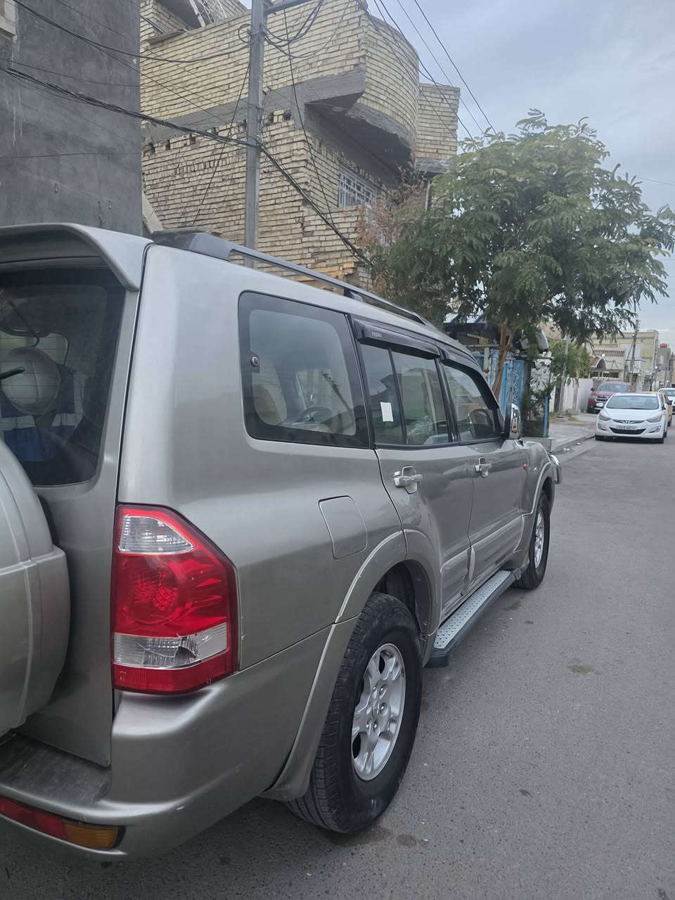 السلام عليكم.......
اخوان بيع فقط مابيع مراوس اباجيرو احدث وانطي فرق.......
 باجيرو ٢٠٠١ نظيفه محرك ٣٥٠٠ كير محرك مكفول تخم تاير  جدد حادثها جاملغ خلفي جهة السايق والسيارة مصبوغة عام للجمالية  ومكفولة من جفية او حادث قوي فقط اريد مراوس فقط باجيرو  احدث وانطي فرق  بيع لا باسمي رقم انجليزي مميز  تبريد ٣ قطع شغال ثلج  سنويتها لل٢٠٣٥ لمعلومات اكثر مراسلتي واتس اب اتصال على الرقم *********** وربي يقدم لنا ولكم الخير .
