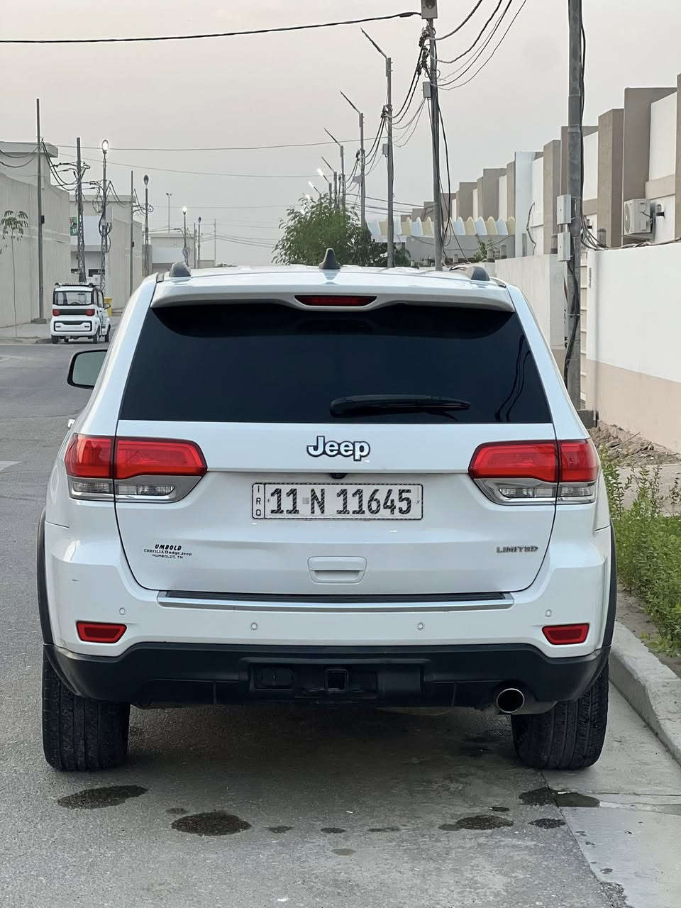 السَلاَّمٌ عليكَمّ-ورحْمَّة اللّ وَبُركَّات
للبيع جيب 2015امريكي
بيهه ٤ قطع صبغ بدون دواخل ولا قطرة معجون فقط 
بنيد وجاملغ ايمن وباب تبديل اصلي وباب خلفي صبغ

الفئه لاريدو
رقم بغداد الججيد بأسمي 
محرك ٦ سلندر
موصفات
بصمه
كشنات كهرباء
جلد
تدفئة بالكشنات + ستيرن
شاشه
كامره
تحكمات
حساسه خلفي
كشافات زينون
كير طيارة
مانع انزلاق
مثبت سرعه
اشاير بل مري
تبريد قطعتين
سيارة كاملة من كلشي
مكان سياره كربلاء
السعر188

***********
