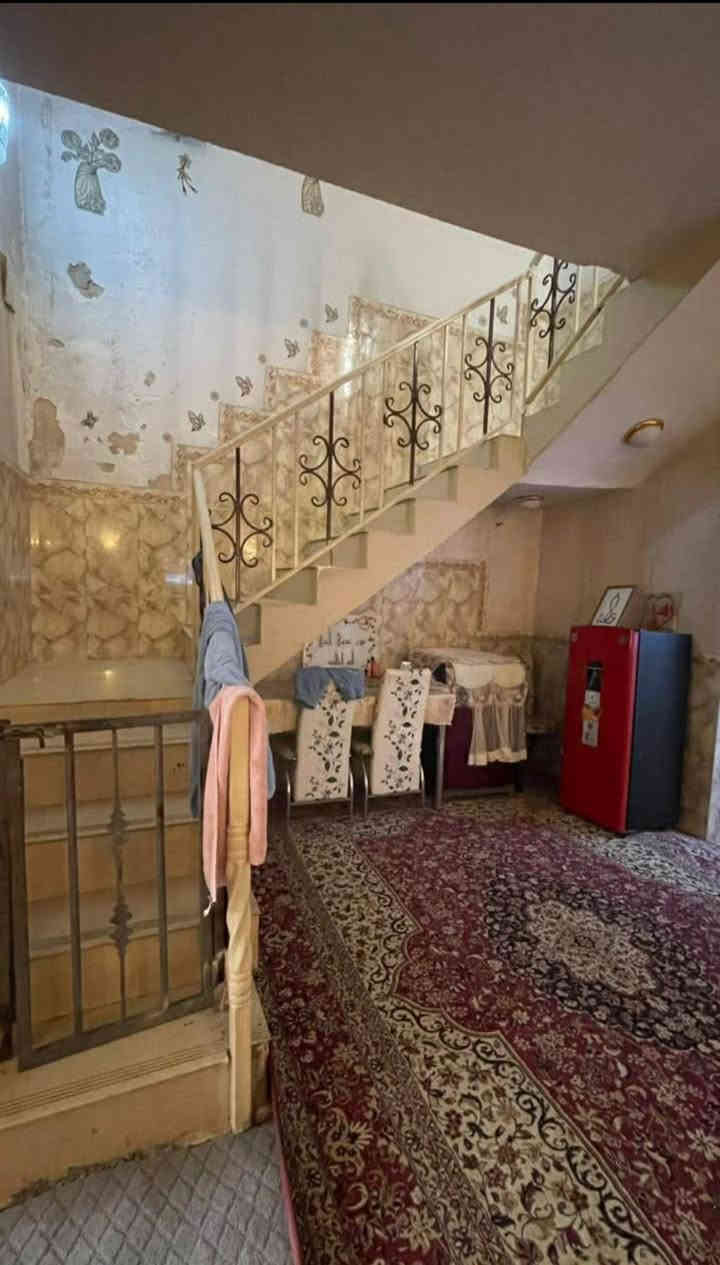 سلام عليكم. ♦
ملاحضه سعر ل 70 متر ب 80 مليون بهيج مكان 
اخوان البيت تم عرضه مره اخرئ السبب لمشتري منتضر قطعته تنباع. وتم نشر البيت مره اخرئ.راعي البيت مستعجل ع بيع
......................
عرض🔥
📍متوفر منزل طابقين مساحه (155متر) (سند 25)
حي الحوراء عمود ٣٧
 بظهر الشارع العام مباشرة
📍البيت صاير جهة حي الزهراء مقابل حي العباس 
خدمات كامله البيت مرتب بلنسبه لسعره قليل.  كما موضح بل صوره
 صاحب المنزل مستعجل ع بيعه
(السعر. 86 مليون. )🔥 البيت مو سعره لاكن مستعجلين ع بيع
وتساب*********** 
اتصل. ***********
