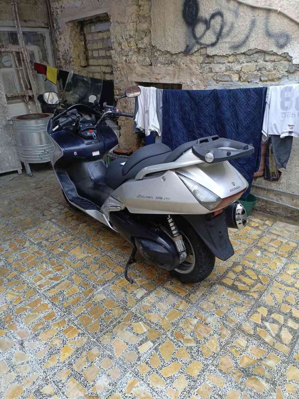 للبيع دراجه سلفر ونج مكينه 400 السعر مليونين قفل الاستفسار على الرقم ***********
