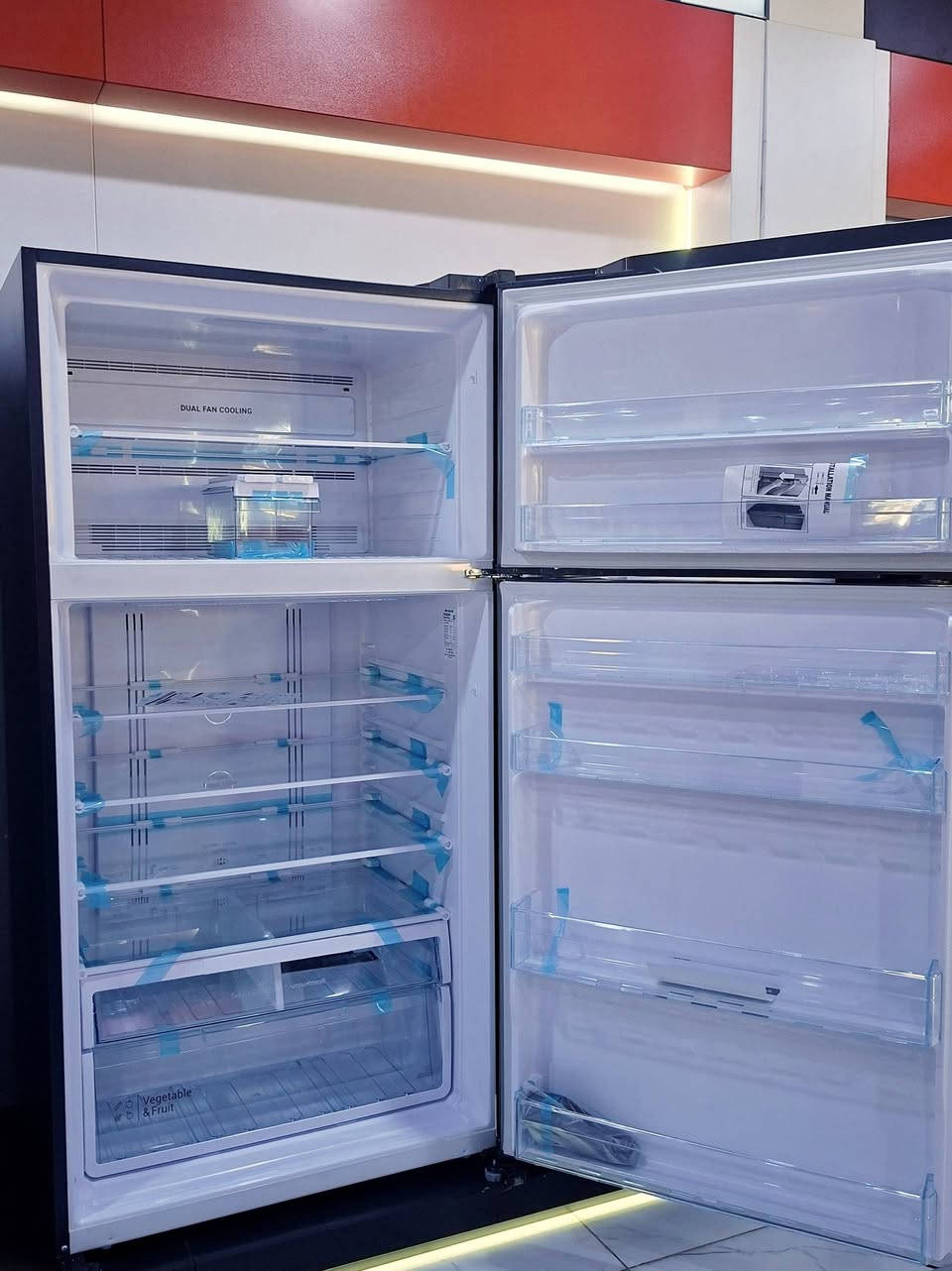 ثلاجات HITACHI…
تخفيضات راقية ومحدودة على ثلاجات هيتاشي
لتمنحكم أداءً هادئاً، تبريداً مثالياً، وعُمراً طويلاً يليق بثقتكم ✨
#معرض لورنس للأجهزة الكهربائية
وكيل معتمد لأفضل الماركات:
HITACHI • Hisense • DLC • gorenje • Fakir • BiSSEll
العنوان📍: الموصل – حي الوحدة –قرب جامع الصابرين
للطلب والاستفسار الاتصال ع الارقام التالية :
كورك / ***********
اسيا  / ***********
