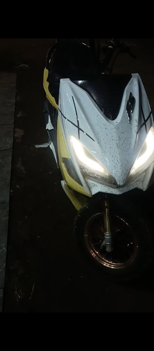 سلام عليكم FS للبيع مفتوح كهبياته شغاله وسلف شغال بس دكمه مال سلف مكسوره كبريتر وصخه يردله تنضيف دخن اسود سعر ٢٢٥ بيه مجال بصيط حك جيه مكاني ناصريه مركز ***********
