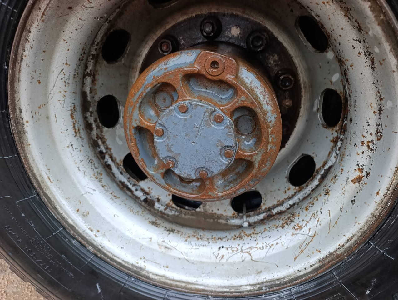 السلام عليكم سكانيه للبيع
مكينه 12.5  لا تنقيص ولا تبخير شاصي مكفول مجموعه فالوفو حديث إسرائيله.    رقم مثنى ***********
