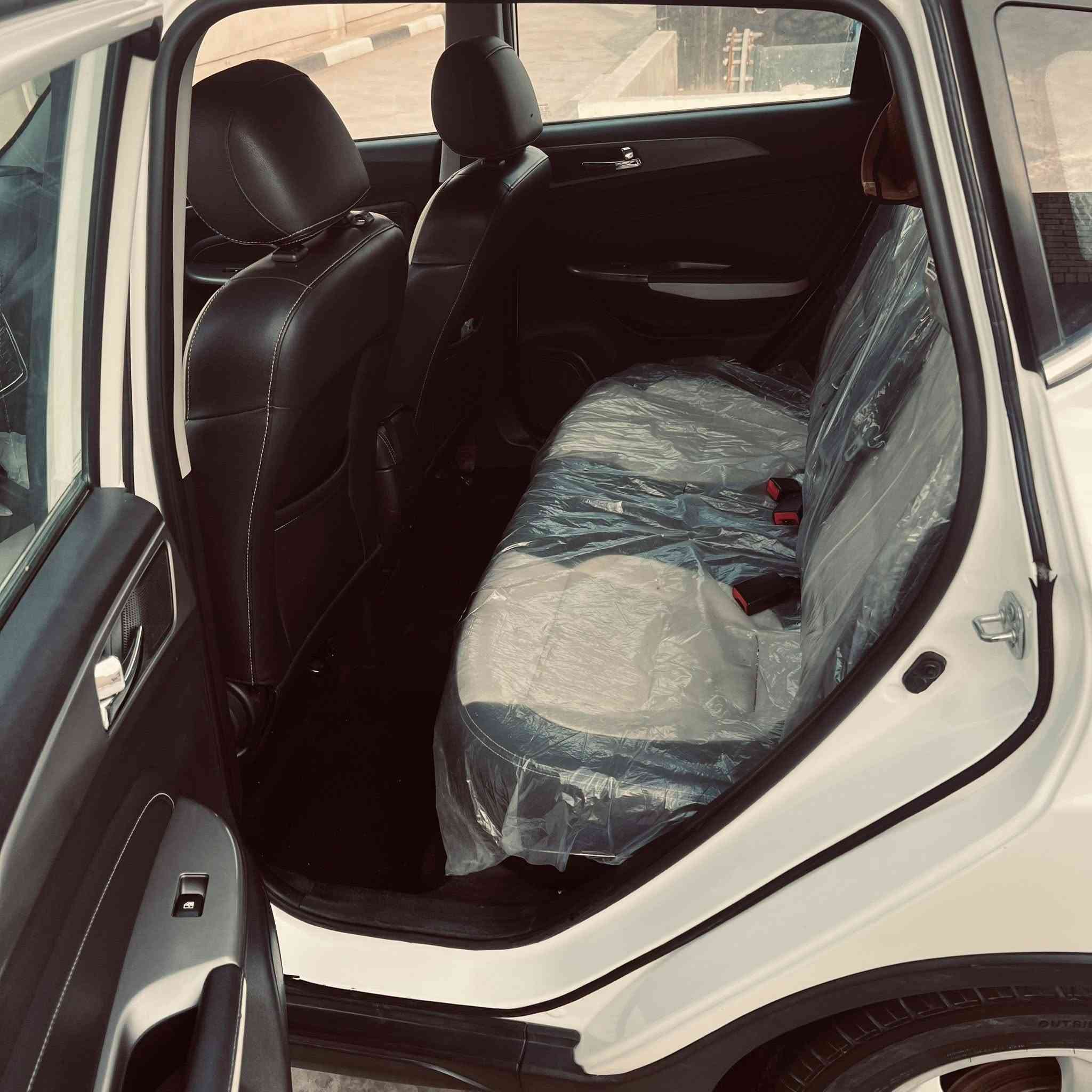 السلام عليكم 
سياره شانجان cs35 للبيع 
موديل 2019
فوول مواصفات
مكفوله من الضربه والصبغ  كفاله عامه من الدعاميه للدعاميه
تحكم ستيرن /مانع انزلاق /توقف ذاتي/ اشاير بالمرايه/ مرايات شفط/ حساسات 380 درجه/ كامره خلفيه /كامره بالمرايه اليمنئ 
كشنات جلد 
مكينه دوش 1600
كير عادي + أوتوماتيك 
مثبت سرعه
حساسات بالتايرات 
كتلوك موجود 
هزه جديده 
ورقم جديد بغداد 
سياره حره باسمي 
مكاني البصره 
السعر 120ورقه وبيه مجال 
*********** واتساب
