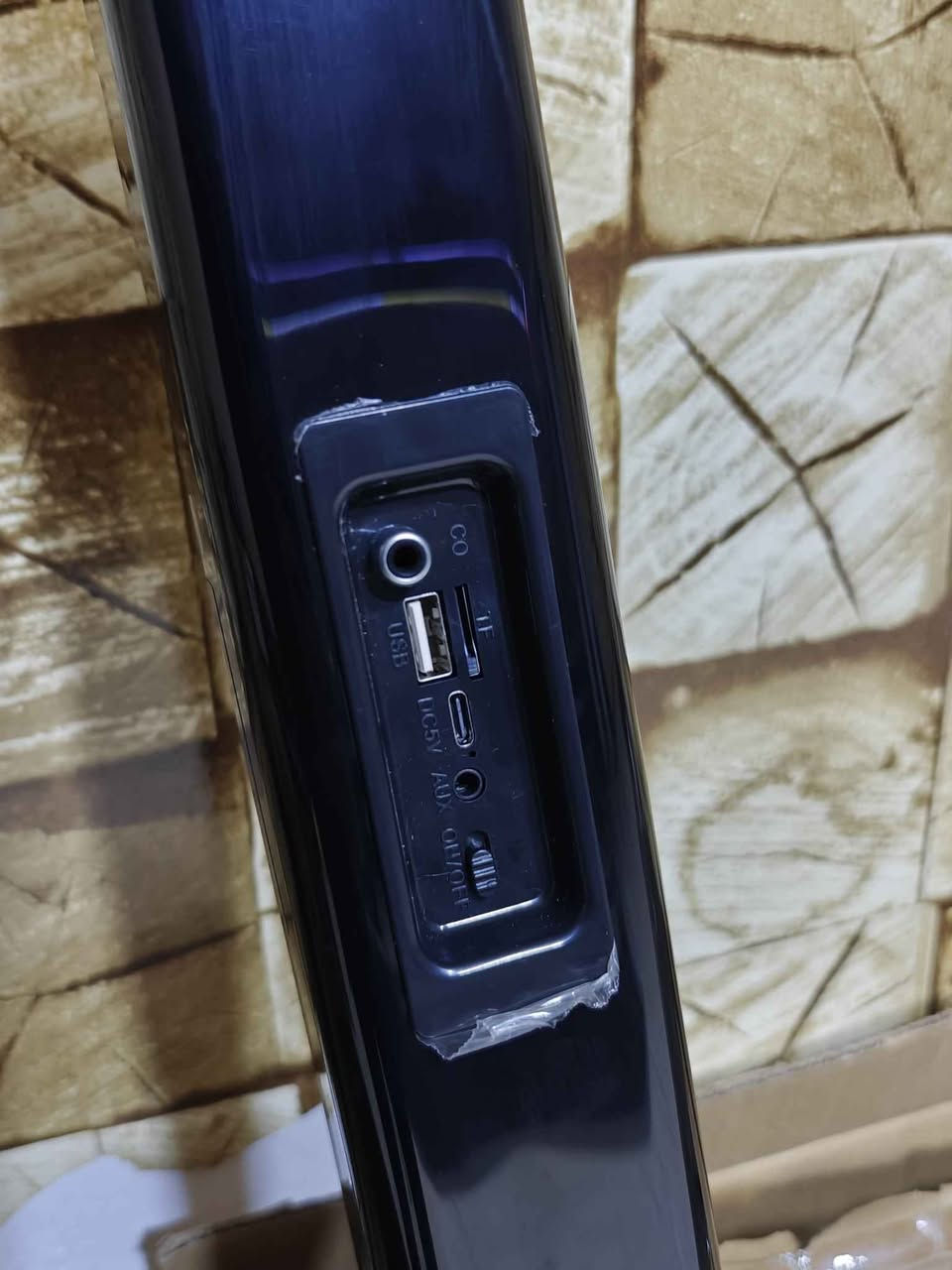 ساوند باڕ شەحن  +بلوتوث+میمۆری+فلاش +ئۆکس+   بۆ تیڤی و بۆ دەرەوەش ئەبێ شەحنەکەی بەرگەی زۆر ئەگرێ  نرخی 35 هەزار
*********** السليمانية, العراق
