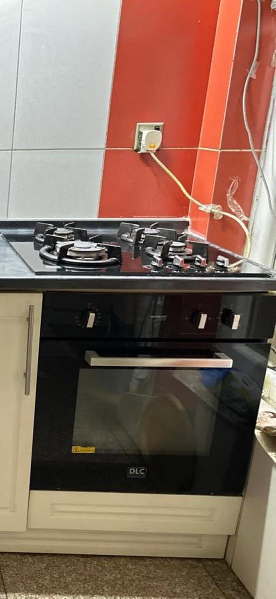 طباخ وفرن غازي قياس 60 للتواصل الاتصال بالرقم ***********
