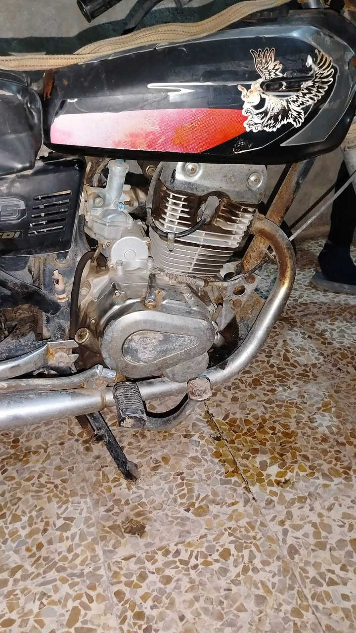 السلام عليكم ماطور للبيع الماطور طافي مااعرف شبي ماطور كامل السعر 175 الرقم ***********
