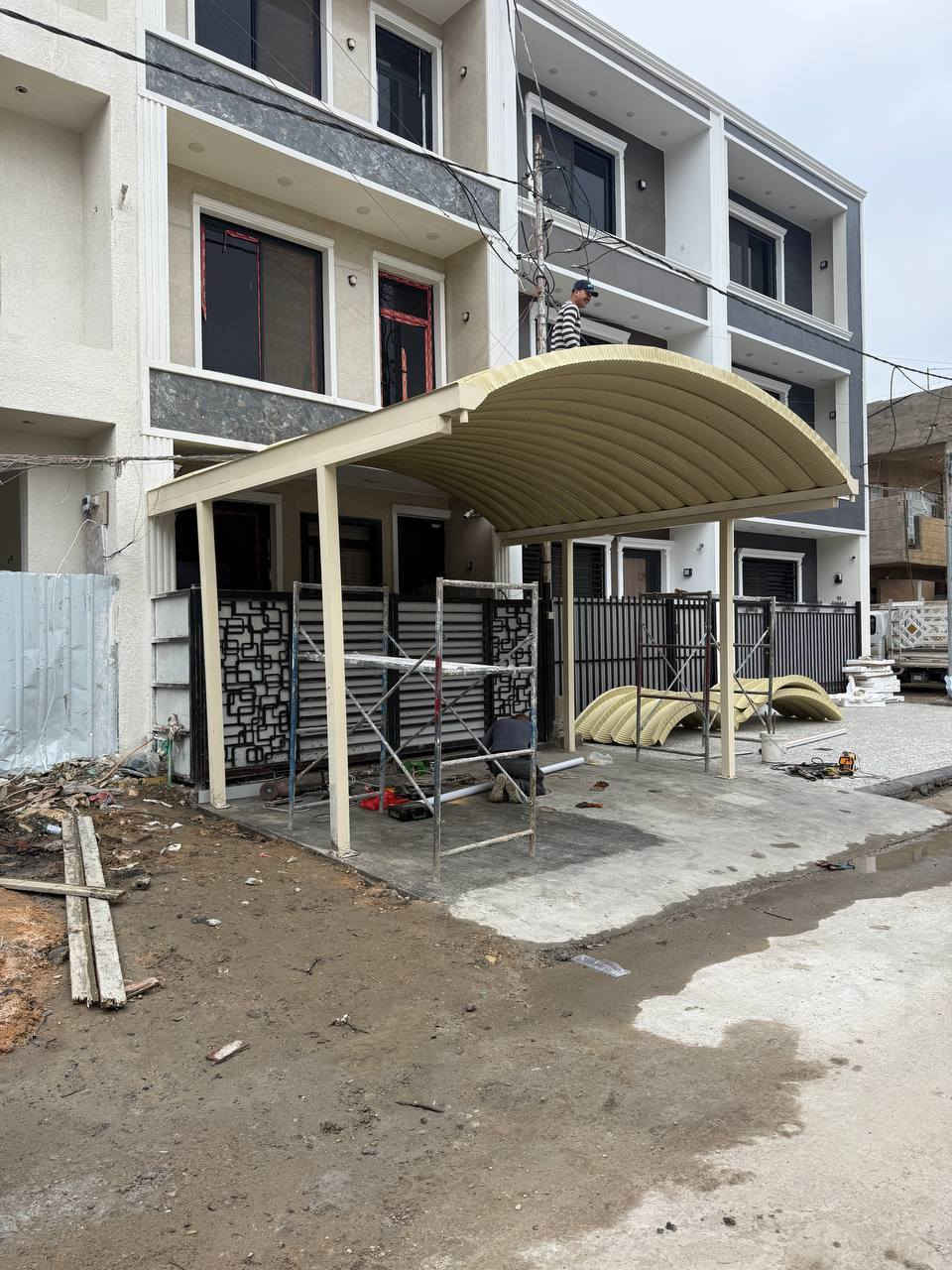 حدادة المتوكل لعمل جميع انوع السقائف الكيسبان والكيربي والسندويج والمضلات الهرميه ***********
***********
