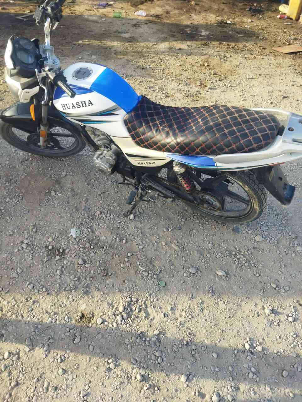 السلام عليكم ماطور هيوشه للبيع موديل 17 السعر 400وبي مجال بي اوراق  
‏‪


**إذا كنت صاحب هذا الإعلان وتريد حذفه لأي سبب، رجاءا أرسل رسالة إلى الدعم الفني**