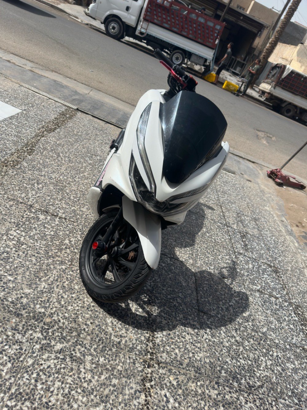 pcx جيل ثالث 
كوري 125cc
دراجه مزودة 
تزويد بلادي صور مزاد موجودة
————————————— 
دراجة نقصها كفر يسرة
تفاصيل اكثر خاص