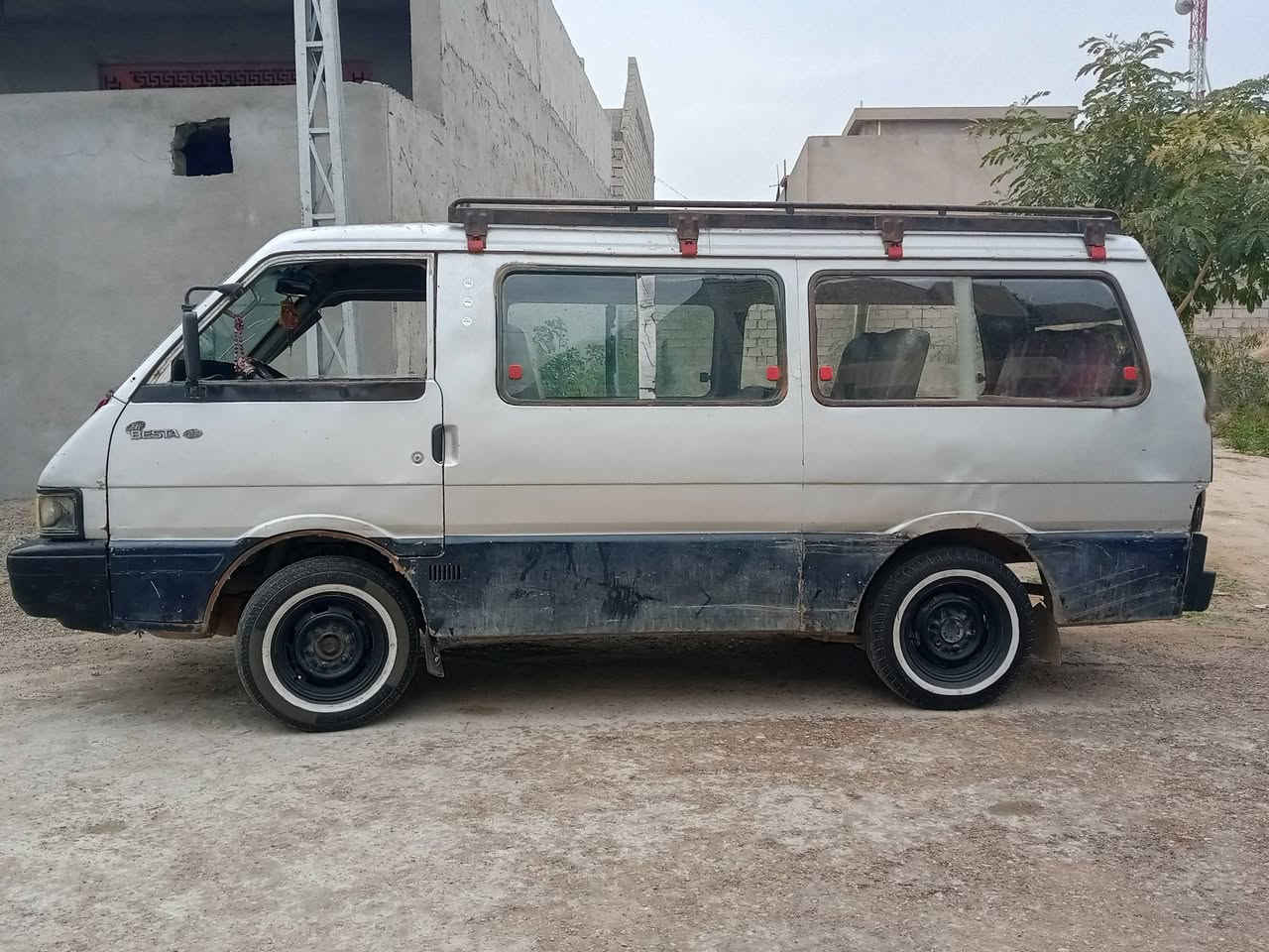 كيا بستا للبيع موديل 1994
راعيها ما اندلع المكان ديالى المقدادية 
***********
السعر 15وبيها مجال
