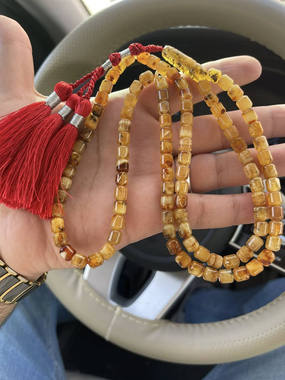 ٣٠غرام حر طبيعي الغرام الفين دينار للتواصل ***********
