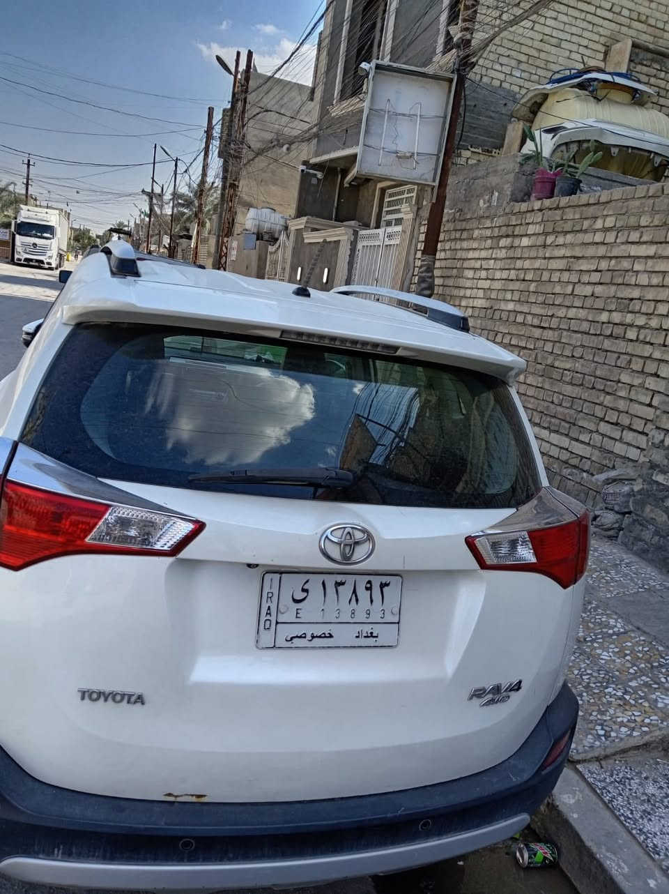 سلام عليكم
راف فور موديل ٢٠١٥
بيهة باب خلفي مبدد 
للتصال ***********
