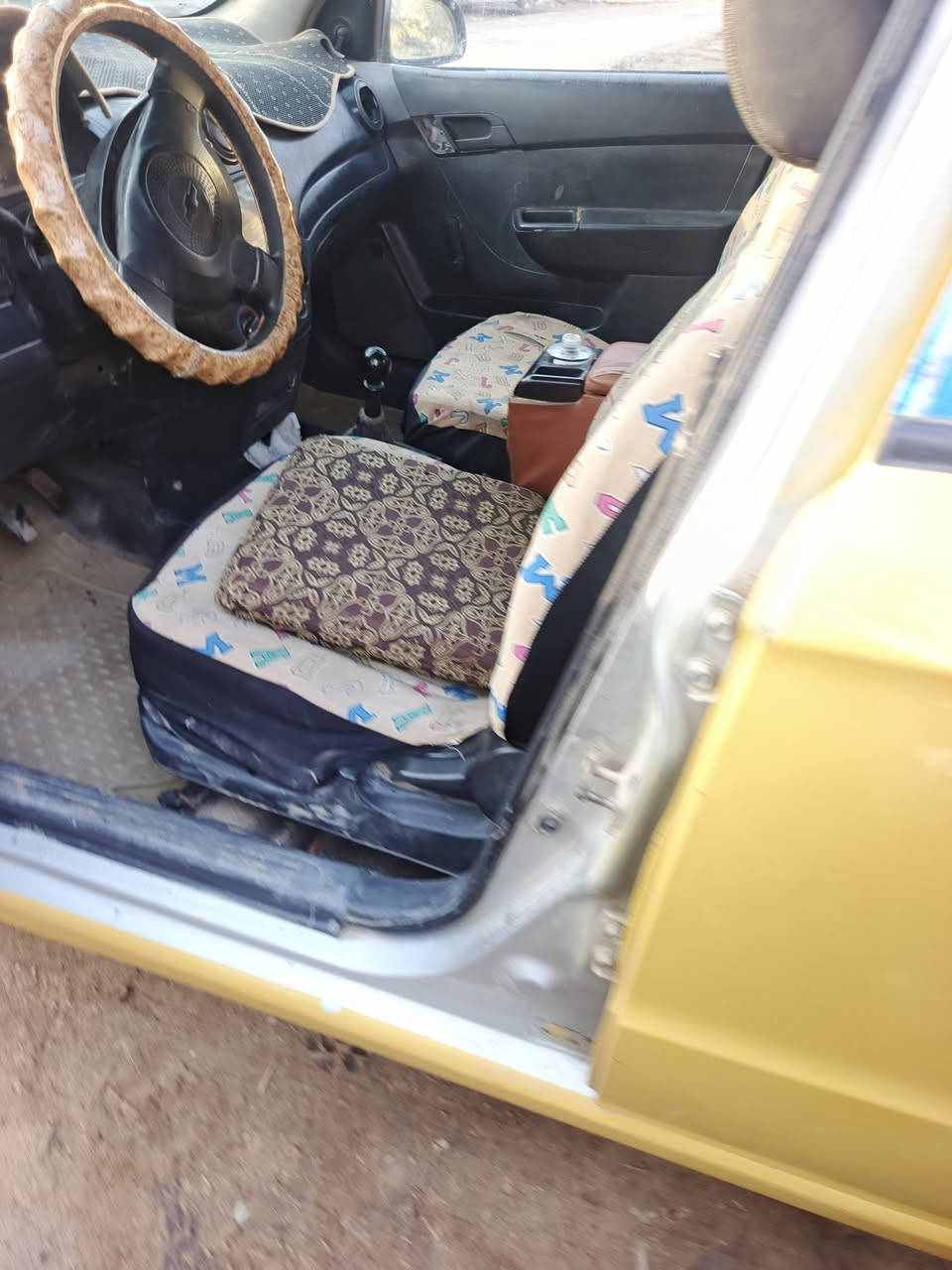 السلام عليكم حبايب سياره للبيع افيو 20***********١٢
