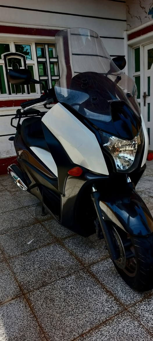 السلام عليكم 
دراجه فاز ياباني وكاله مال رمبه ماشيه 22km
للاستفسار اكثر اتصل 
 ***********
