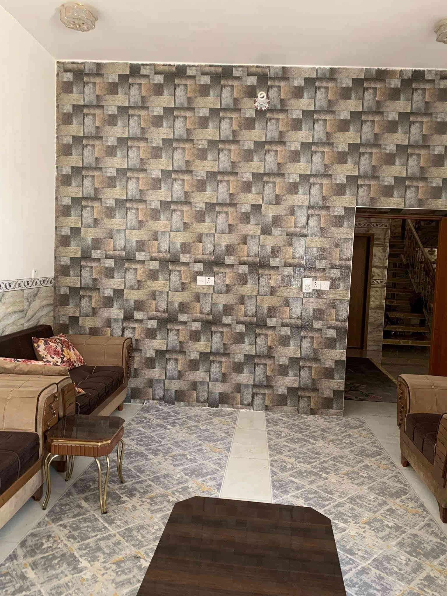 السلام عليكم
  دار للبيع مكان مميز جدا 
نوع العقار //طابو صرف
نوع البناء طابوق السقف صب كونكريت 
العنوان / /بابل المدحتية حي العسكري الباشيه قرب السيطره 
المساحة//٢٠٠متر
الواجه ١٠متر 
النزال٢٠متر
خدمات كامله من ماء وكهرباء التبليط قريب جداً 
السعر/١٢٥وبيه مجال
تفاصيل البيت طابق واحد 
استقبال 
صاله 
عدد١
مطبخ 
منور خلفي طارمه
مجمع صحيات داخليه وخارجيه
طارمه كبيره تسع لسيارتين 
السطح كامل فرشي
تحويل البيت ثاني يوم بعد الشراء 
بناء حديث موقع جيد جداً 
سنة البناء ٢٠٠١٩
ملاحضه //البيت ملبوخ خارج وداخل 
الارضيه رفت حصيره 
الارضيه بورسلين
عرض الشارع ٨متر
للاستفسار
مراجعة  مكتب دلالية وائل الهندي 
***********ابو علي
***********وائل الهندي
مكتب دلالية وائل الهندي بابل المدحتيه الحمزه الغربي ع شارع 60 قرب سلوان ابو الكاشي مقابيل فرع علي قماره
