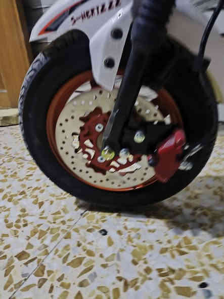 سلام عليكم دراجه شحن ار 9 جديده اليوم طالع من معرض وصل معرض موجود نضام رجوع الى الخلف ملف الفين بطاريات 5 موديل 2025 دبل اشاره يمنه او يسره سرعه 99 وياه سويجين او بصمتين او كارتين بصمه تشغيل عن بعد  كلوب عالي وناصي  نشرات نضافه 100/100 شرط بضمان وين ماتريد تفحصه افحص بيه هواي مواصفات فول واحد علئ واحد امبي ثري الامبيريه يمكن 32 سعره 650  مكاني بابل دبله قرب مركز الشرطه رقم الهاتف ***********
