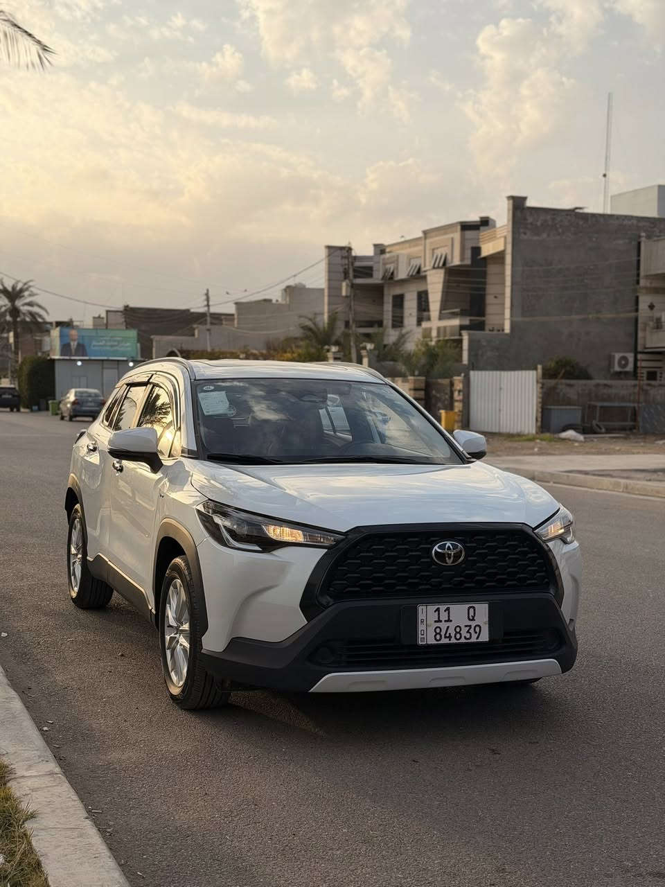 كورلا كروس 2024 هايبرد
ماشية 15 الف 
داخل احمر 
كشن كهربائي 
كاميرا خلفيه
اوتو هولد
مانع انزلاق 
فتحه 
بيهة فقط طخه بسيطه بالباب خلف السايق
السعر : 177$
مكان السيارة بغداد
للاستفسار : ***********
