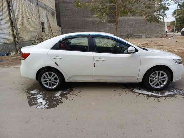 # يالله سلام عليكم كيا سيراتو موديل 2011 وارد خليجي محرك 1600 فـول موصفات
شاشه 
كامره 
تحكم ستيرن 
شاير مري 
حساسات 
ماعدة فتحه 
رقـم بابل بسمنه تحويل مباشر مكفوله من ضربه بيه رش صبغ قليل جاهزه من كلشي كير ومكينه حداديه تخم تاير تبريد ثلـج كلها جديد الـسعر 89 بية مجال قليل عيوني حله باب مشهد للاستفسار على الرقـم الهاتف ***********
