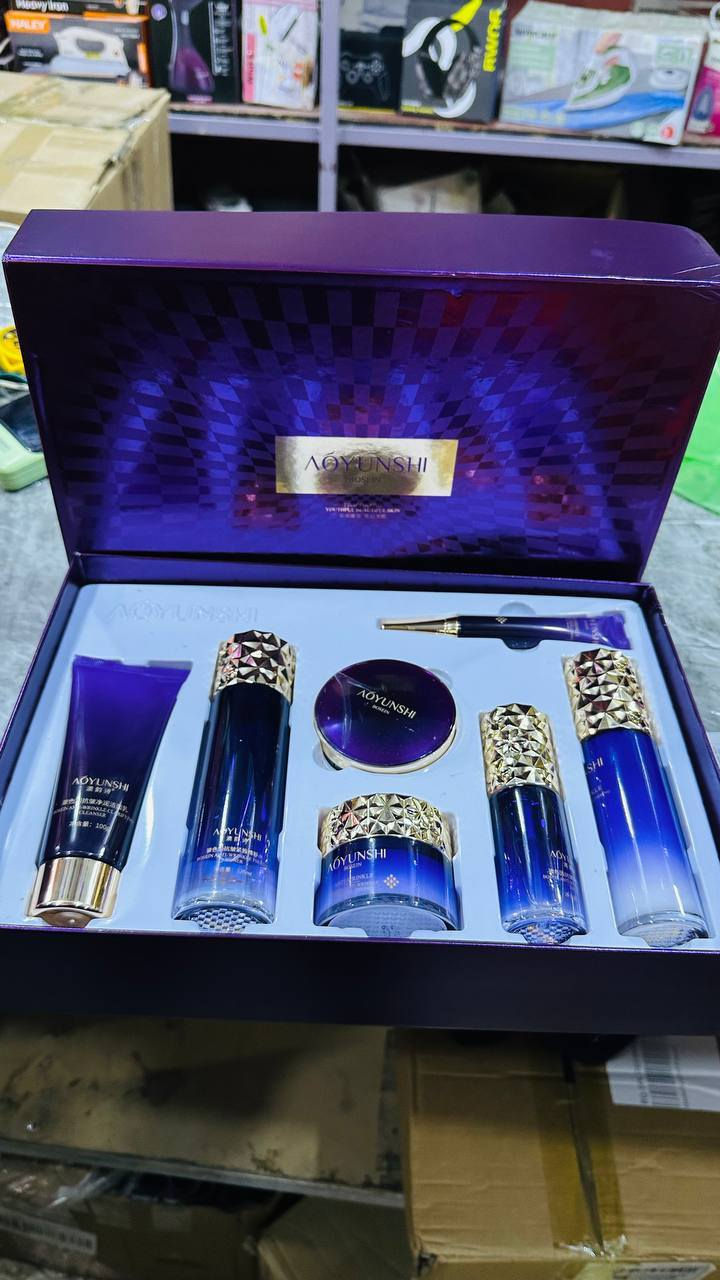 السلام عليكم ورحمة الله وبركاته ✋

عرررررررررض العيد ❤️♥️💪💪💪

30 الف فقط 🫶🫶🫶

مجموعة العناية بالبشرة المضادة للتجاعيد Bisutang Lipopeptide Acetate Energy Beauty Seven-Piece المكونة من سبع قطع.

منظف الوجه (Facial Cleanser): لتنظيف البشرة من الشوائب.

تونر/ماء جوهر (Essence Water): يتميز بقوام سائل لترطيب البشرة وتهيئتها للخطوات التالية.

سيروم (Essence): قوام خفيف يتغلغل بسرعة لتغذية طبقات الجلد العميقة.

لوشن/مستحلب (Emulsion): يساعد في موازنة ترطيب البشرة.

كريم الوجه (Oil Cream): يوفر ترطيباً عميقاً ويشكل طبقة حماية لحبس الرطوبة داخل الجلد.

كريم العين (Eye Cream): مصمم خصيصاً للمنطقة الحساسة حول العين لتقليل الجفاف والتجاعيد

عرررررررررض خااااص  30  الف فقط سعر البكج بلكامل


**إذا كنت صاحب هذا الإعلان وتريد حذفه لأي سبب، رجاءا أرسل رسالة إلى الدعم الفني**