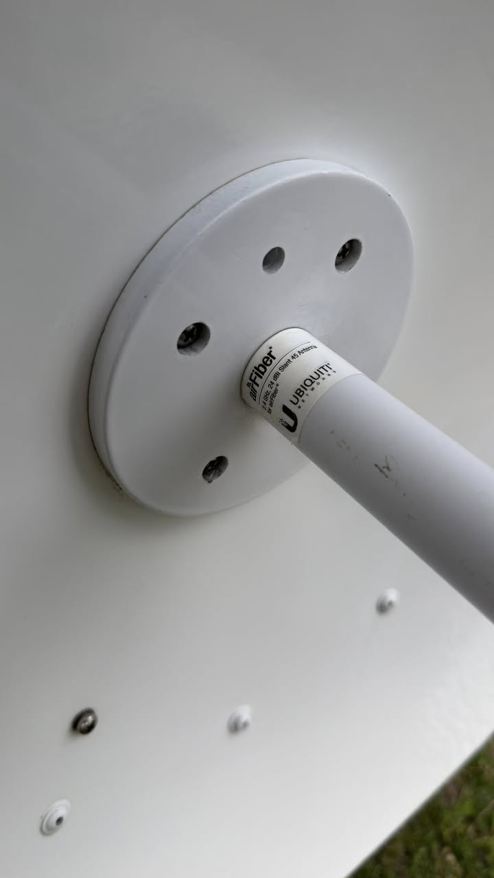 للبيع لنك ايرفايبر 2x كامل مكفول بدون عطل بدون تصليح بلادي
تردداته من2328-2672
يعني اي نويز عليهن ماكوو 
يشيل 400-450
سعره 900 وبي مجال
***********
