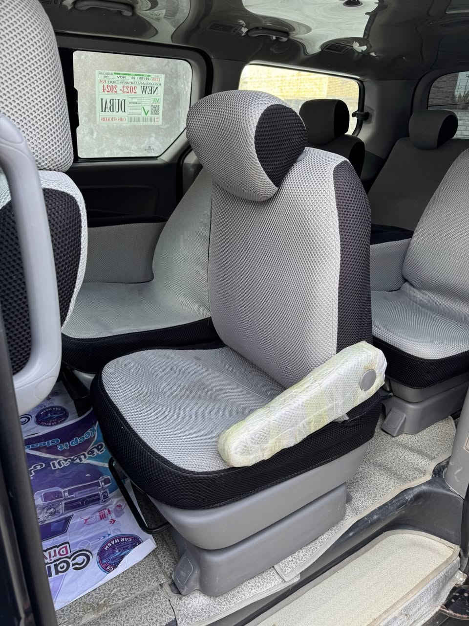 سلام عليكم للبيع هونداي استاركس ١٧اصل لون كحلي كفاله عامه ما عدا جاملغ الخلفي رش نص فول كأمره خلفيه شاشه جبيره تخم تاير توا شاده حداده عامه دوشمه ارضيه تنته جاهزه مكينه نص بنص سياره جاهزه مال جناي رقم قادسيه داخله هزه وضريبه راعيه بصره ومكان سياره بصره قضاء المدينه وبالعافيه الي ياخذه سعر 220وبيها مجال للجناي لاستفسار ***********
