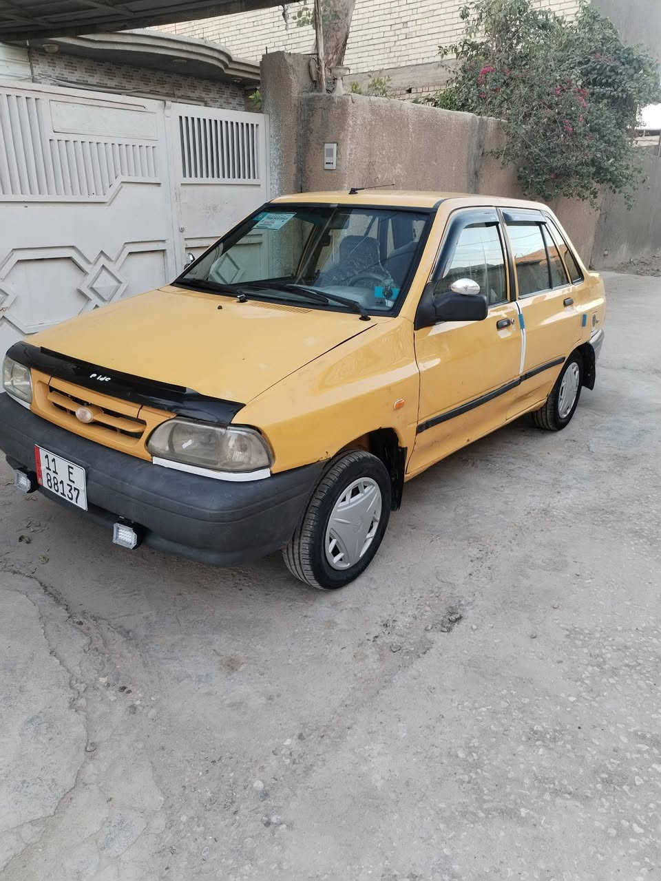 السلام عليكم للبيع موديل ١٣ كير محرك مكفول حداديه جديده تخم تاير جديد بأسمي شرط التحويل رقمي *********** سنويه ما تسقط لسنه ٣٠
