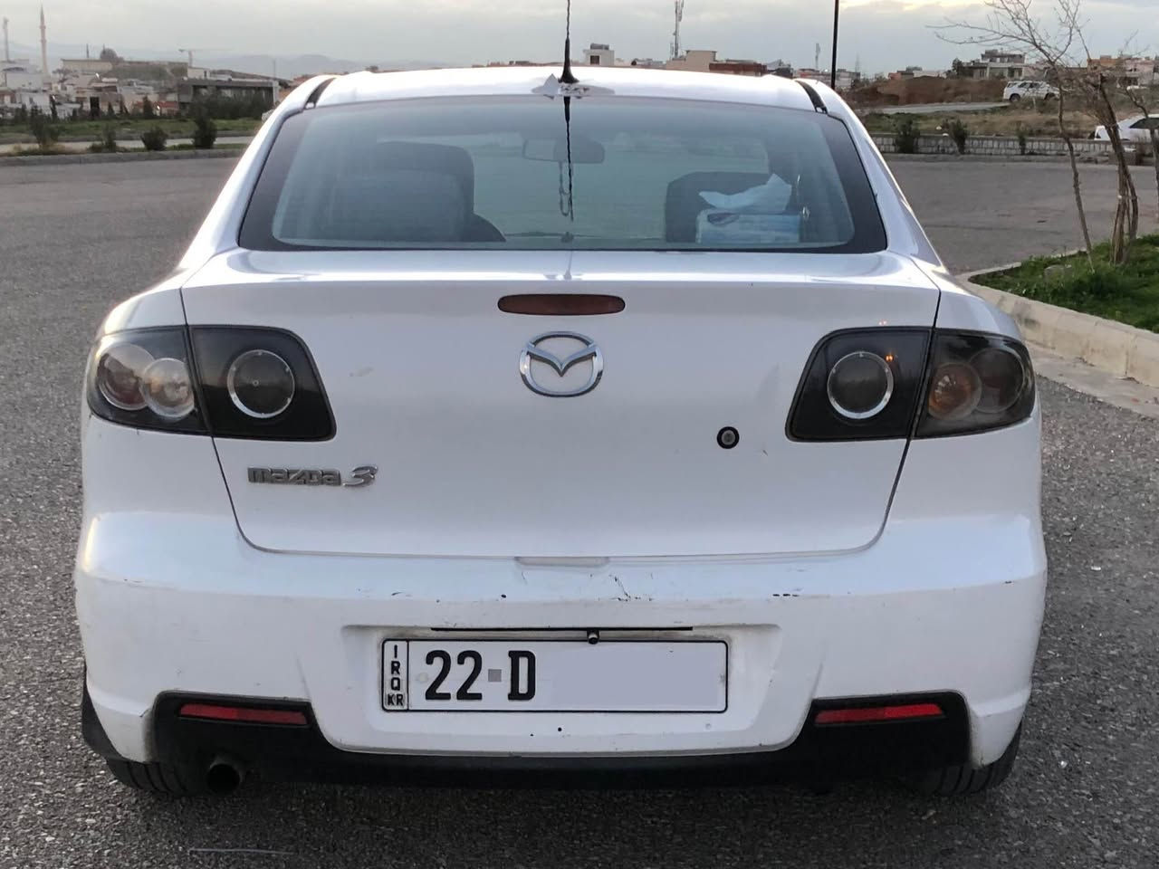 بەناوی خوای گەورە
کوردی و عربی
جۆرە سەیارە
مازدا ٣ مۆدێل ٢٠٠٧ خلیجی
بێ بۆیاخ تەنها کەمێ بۆیاخی سەقف و بۆنید هەڵی داوە چونکە بۆیاخ تەنکە
سەنەوی نویە تا ٢٠٢٩ بە ناو خۆمەوەیە و ژمارە هەولێرە و سەیارەکە لە سلێمانیە 
تەقە و رەقە و تەحویل  و غرامە بەشەرت 
چوار جام کارەبا + قفڵ مەرکەزی + ABS + گێڕ ئۆتۆماتیک و عادی + تەبرید سارد و گەرم + ئاوێنە کارەبا + شاشە ئایپاد + چوار تایە تازە + لایت عەدەسە و ئۆتۆماتیک .
ژمارەی خاوەنی ئۆتۆمبێل
————-
***********
عربی

بسم الله الرحمن الرحيم
نوع السيارة:
مازدا 3 موديل 2007 خليجي
السيارة بدون صبغ
الفحص (السنوية) جديد لغاية سنة 2029 باسمي، ورقم السيارة أربيل، والسيارة موجودة في السليمانية.
ضربة وضرر وتسليم وغرامة بشرط.
المواصفات:
أربع نوافذ كهربائية + قفل مركزي + ABS + ناقل حركة أوتوماتيك وعادي + تبريد بارد وحار + مرايا كهربائية + شاشة آيباد + أربع إطارات جديدة + أضوية عدسة وأوتوماتيك.
رقم صاحب السيارة:
*********** السليمانية, العراق
