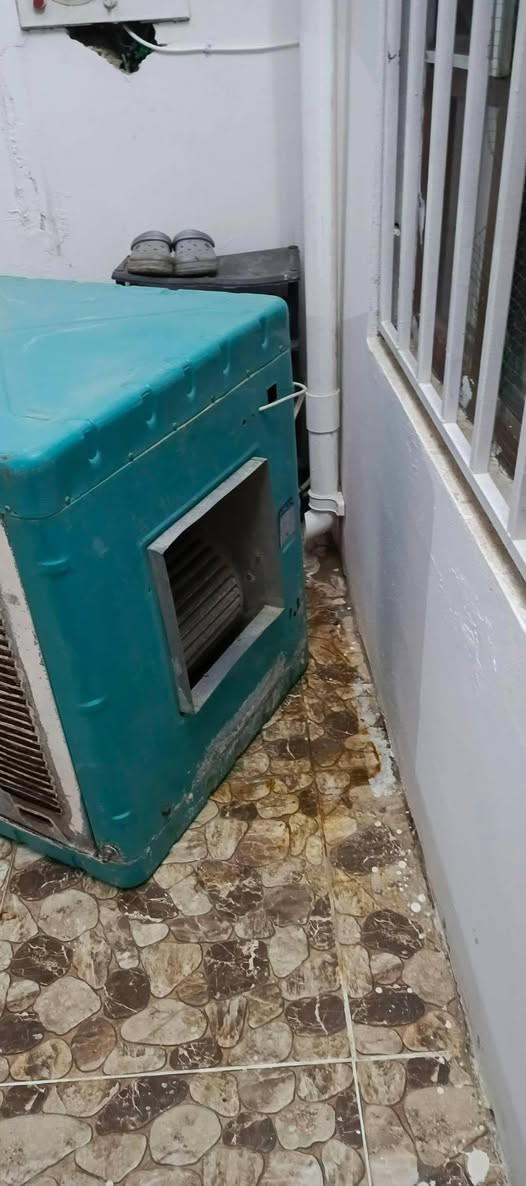 مبرده شغال كل عيب ما بيها مستعمل  كلها بلادي سعر ٨٠  بيها مجال شراي تعال خاص عنوان كركوك حي الروناكي
رقم موبيل ***********
