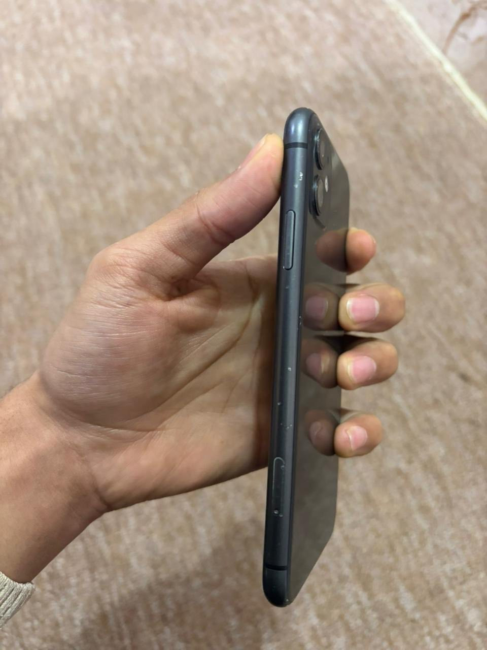 ايفون 11 للبيع
مكفول من كلشي
بطارية شاشه بلاد 
بطارية ٧٩ 
سعره ٢٥٠ قفل
مكاني ناصرية مركز ***********
