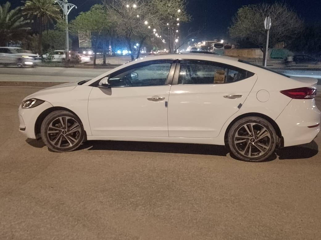 سلام عليكم سياره نوع النتره موديل 2017خليجي فول مواصفات واحد عله واحد فتحه شاشه كامره حساسات تحكم ستيرن جهتين خمسه ويل كب شاير مري تحكم مري كشنات جلد تبريد قطعتين كفاله كير مكينه حداديه تخم تاير تبريد مكفوله من ضربه او تبدي بيه قطعتين كلير اثر شخط العنوان كربلاء السعر 130بيه مجال رقم*********** الهاتف
