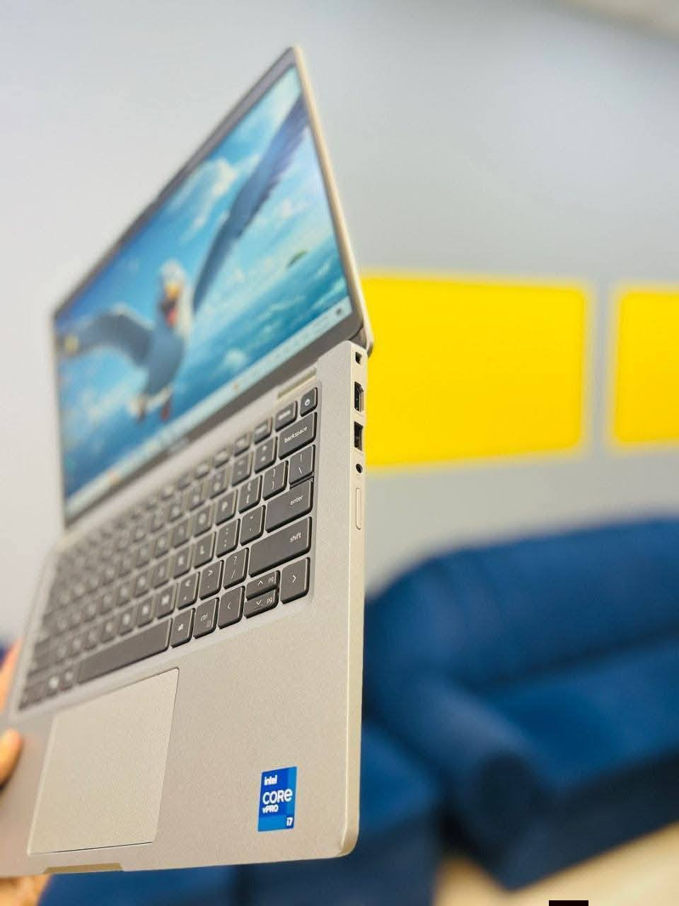 💻 لابتوب Dell Latitude 5320
جهاز عملي وأنيق بحجم صغير وأداء قوي، مناسب للدراسة والعمل والتنقل اليومي بكل سلاسة.
شاشة لمس قلاب 360° تمنحك حرية الاستخدام كلابتوب أو تابلت حسب حاجتك.

🔹 المواصفات:
المعالج: Core i7 الجيل الحادي عشر ⚡
الرام: 16GB
الهارد: 256GB SSD
الشاشة: 13.3 إنج FHD
الشاشة: لمس قلاب 360°
كرت الشاشة الداخلي: 8GB

🎁 الهدايا المرفقة:
ماوس
ماوس باد
حقيبة لابتوب
الشاحن الأصلي

🛡 الضمان والخدمات:
فحص كامل قبل الإرسال
فحص كامل قبل الدفع والاستلام

ضمان 30 يوما ضد الخلل المصنعي 
جاهز للاستخدام المباشر
📍 الموقع: اربيل السلطان مظفر 
بغداد – الأمين الثانية
📦 التوصيل متوفر إلى جميع 
المحافظات

📱 للتواصل واتساب: ***********
السعر 535 الف فقط
