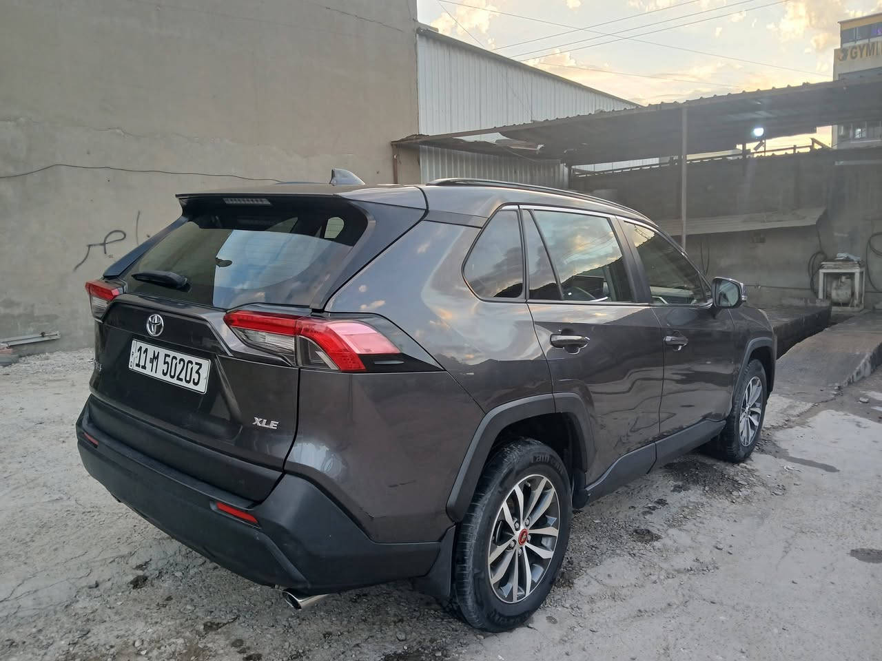 السلام عليكم
راف فور 2019 XLE  ياباني
محرك 2500 المرغوب
وارد امريكي 
رقم بغداد باسمي 
تحويل ثاني يوم 
ضرر سرقة وتخريب صور الحادث مرفقة مع الصور 
بدون ايرباك فول مواصفات 
فتحة
بصمة 
سلايت 
رادار امامي
تحديد مسار 
رادار جانبي
ثلاث انضمة قيادة (ايكو /نورمل /سبورت )
بيهه صبغ جاملغ عكس السايق والباب كلير فقط بدون لامعجون ولا دكة جاكوج 
ماشية 85 ميل
كير محرك على وضع الشركة 
مابيهه برغي نقص 
السعر 200 
وبيهه مجال للطيبين 

مكاني بغداد 
الدورة المهدية الثانية 
للاستفسار الاتصال 
***********
***********
