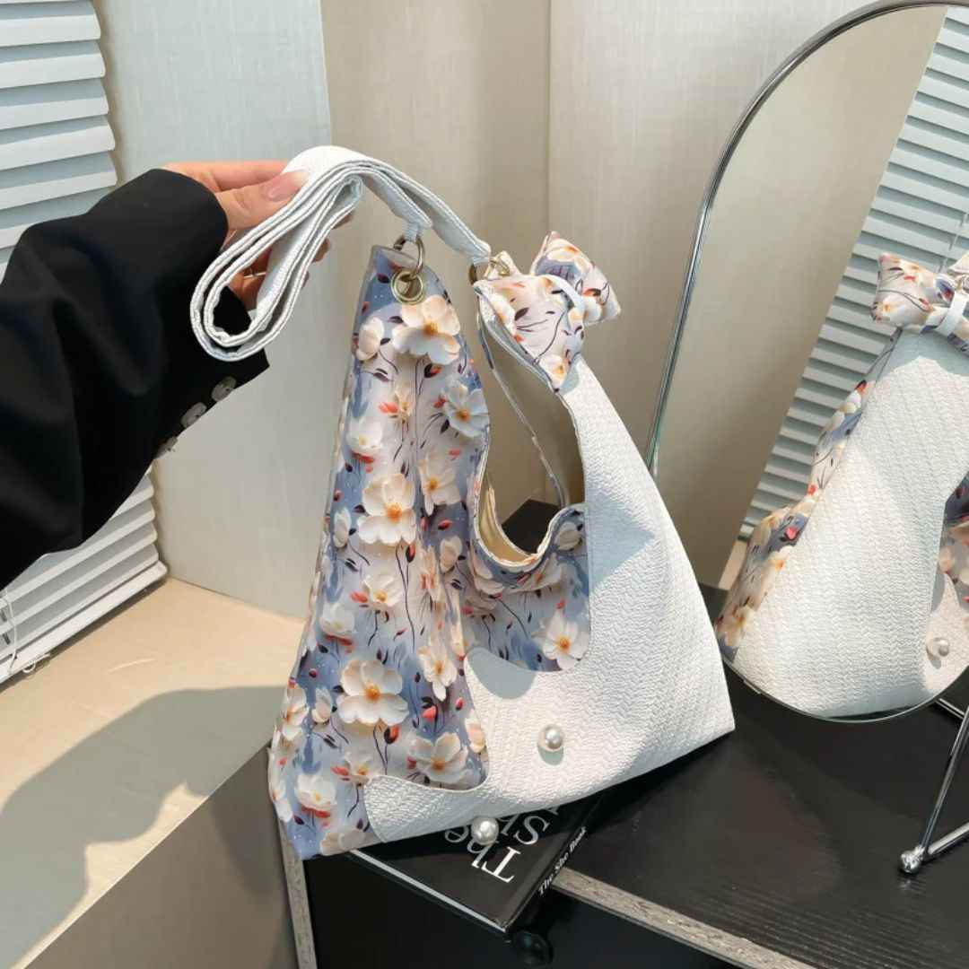 جددي إطلالتكِ مع أرقى تشكيلة حقائب نسائية بتصاميم تجمع بين العصرية والنعومة! ✨
👜 الموديلات المتوفرة:
مجموعة الغرافيتي: ستايل شبابي جريء مع ميدالية الغيمة اللطيفة (متوفر أسود، أبيض، وردي).
مجموعة الفراولة: قماش كوردروي (مخطط) ناعم وعملي جداً للجامعة والطلعات اليومية.
حقائب القش والأزهار: قماش منسوج بنقشة الديزي (Daisy) مع فيونكة أنيقة لإطلالة ريفية رقيقة.
🌟 المميزات:
السعر: 12,000 دينار فقط للقطعة (سعر تنافسي جداً).
الحالة: جديدة تماماً (شغل نظيف ودرجة أولى).
الحجم: سعة ممتازة تتسع للموبايل، المحفظة، وأدوات المكياج.
التصميم: خفيف الوزن ومريح للكتف.
📍 التوصيل: متوفر لجميع مناطق بغداد وكافة المحافظات.
📥 للحجز والاستفسار: يرجى مراسلتي عبر رسائل الصفحة (الخاص) مع إرسال صورة الموديل المطلوب." بغداد, العراق


**إذا كنت صاحب هذا الإعلان وتريد حذفه لأي سبب، رجاءا أرسل رسالة إلى الدعم الفني**
