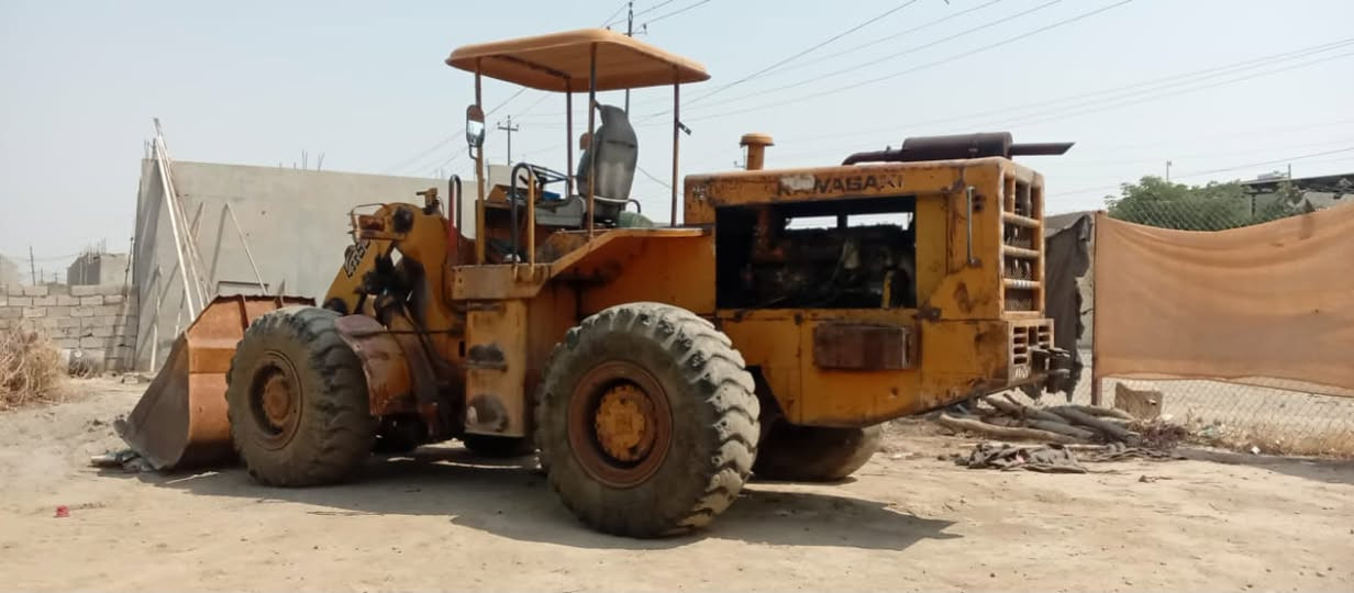 سلام عليكم  للبيع شفل  موديل 82 رقم نينوى اصفر  جاهز عل شغل ***********

