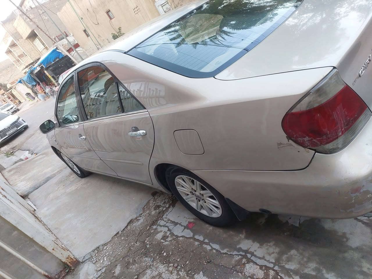 للبيع كامري خليجي ٢٠٠٤محرك ٤ سلندر ٢٤٠٠ محرك كصة جديد هو وتفرعاته تخم تاير سيارة بيه بنيد وجاملغ صبغ بدون ضربه مال جراد والباقي على البلاد بيه طخه بالباب السايق على حطتها وشويه جراد بالقمارة رقم سليمانية بسمي السعر ٩٨ بيه مجال بسيط وكلشي واضح بالصور ***********
