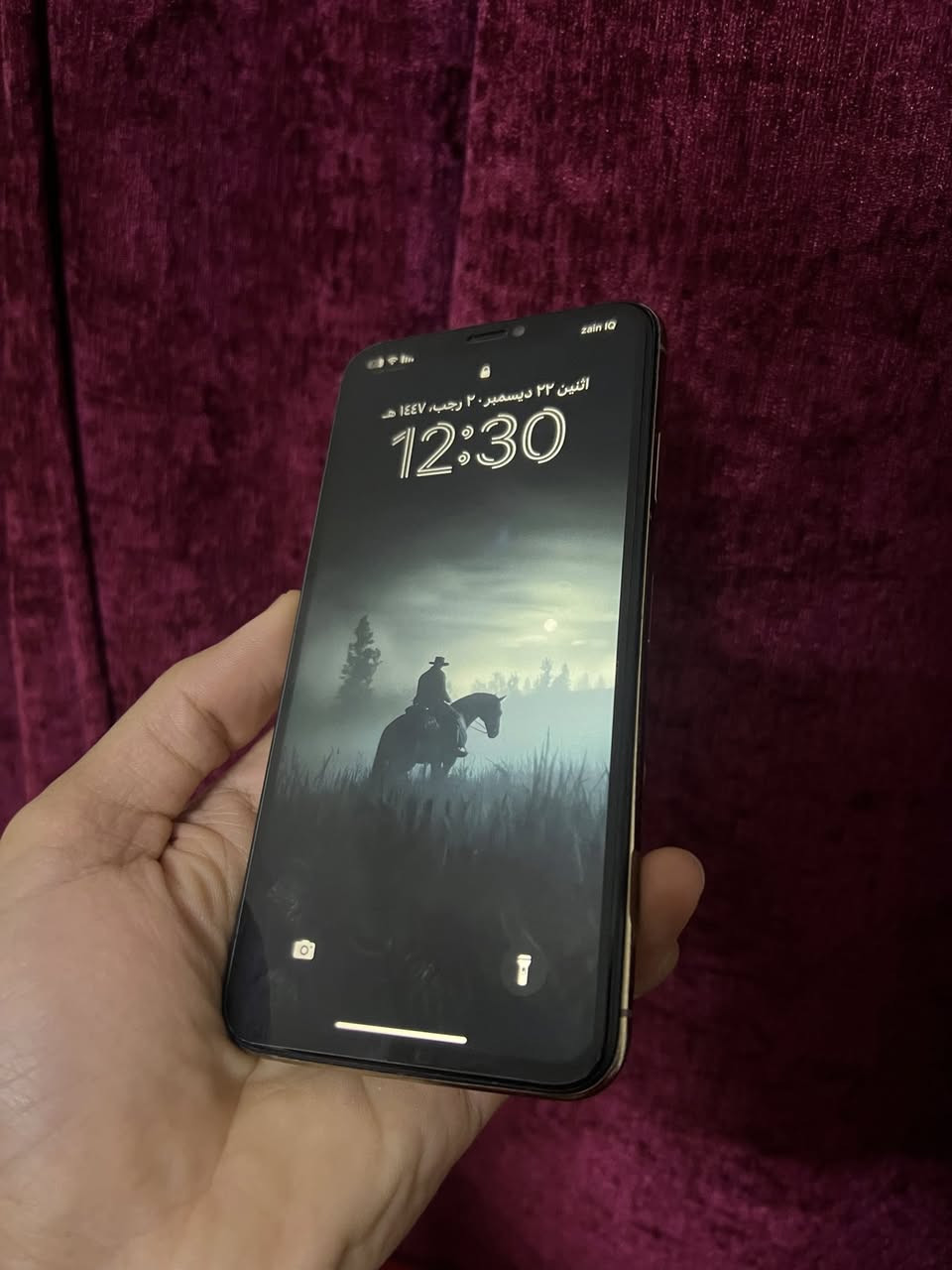 اكس ماكس
بطاريه 100 مبدله
ذاكره 256 

نضافه 90/100
ل استفسار *********** وتساب 
سعره 160 الف وبي مجال بسيط
