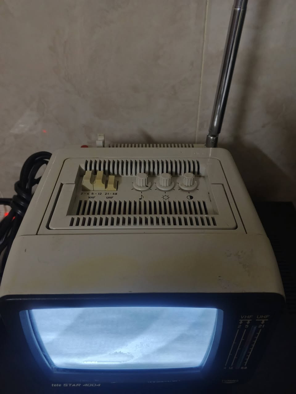 امبرفاير سنسوي ياباني اصلي غير مستخدم نهائيا كبس 140 الف تلفزيون عسكري من نوادر نشينل نضيف جداً سعر 70 الف.  تلفزيون روسي موديل 1970 سعر 50 الف توصيل 8 الف


**إذا كنت صاحب هذا الإعلان وتريد حذفه لأي سبب، رجاءا أرسل رسالة إلى الدعم الفني**