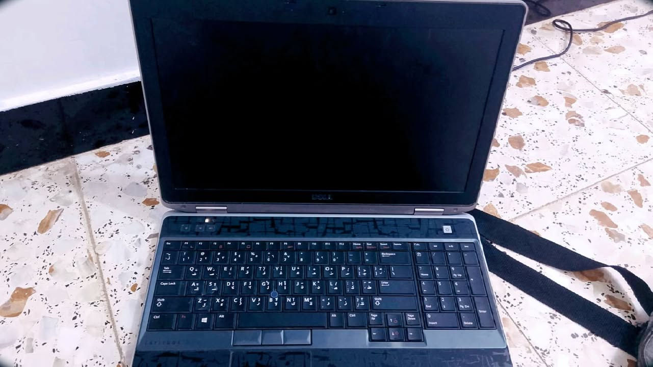 💻 موديل الجهاز:
Dell Latitude E6530

💻 المواصفات:

• المعالج: Intel® Core™ i5-3320M @ 2.60GHz
• الرام: 4 GB DDR3
• التخزين: 500 GB
• نظام التشغيل: Windows 10 Pro 64-bit
• الشاشة: 15.6 إنج
• كاميرا أمامية
• واي فاي وبلوتوث
• منافذ USB متعددة
• منفذ HDMI
• منفذ VGA
• منفذ شبكة LAN
• منفذ هيدفون ومايك
• قارئ بطاقات SD
• مشغل أقراص DVD-RW
• بطارية جيدة
• شاحن أصلي
• مناسب للدراسة، التصفح، برامج الأوفيس والأوتوكاد الخفيف
• الجهاز من فئة الأعمال ومتين للاستخدام اليومي
للتواصل خاص


**إذا كنت صاحب هذا الإعلان وتريد حذفه لأي سبب، رجاءا أرسل رسالة إلى الدعم الفني**