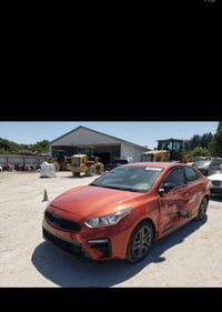 كيه فورتي موديل 2021 جي تي لاين سنويه بسمي صور حادث مرفوقه سياره جديده...