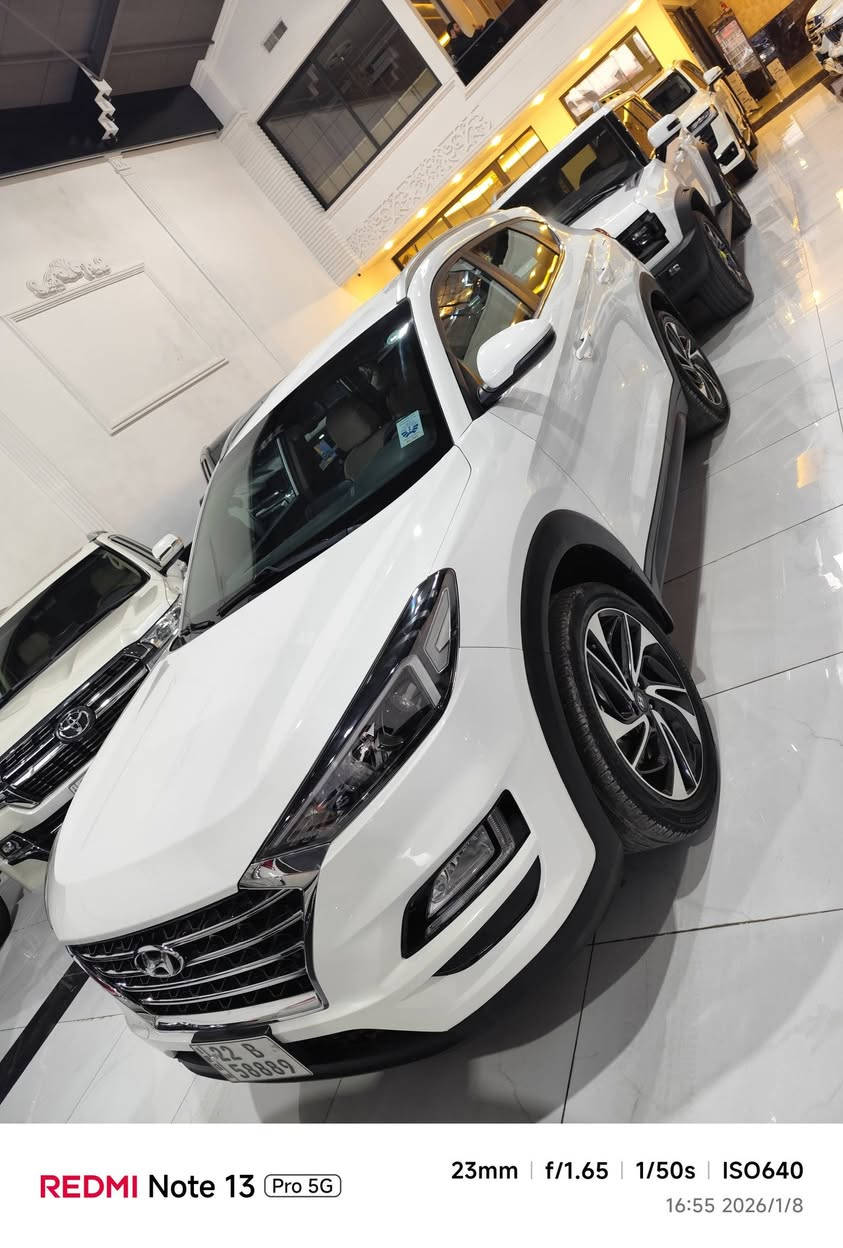 #توسان2019خليجي راقم اربيل دولي سنويه اوراقم جديد ماشيه 100KM فقط🚘السياره جديده ايد واحد من الشركه مواصفات ✅
2-بصمه عدد 2 بصمه ابواب دخول ذكي✅
2-مري شفط ثلاجه بل جكمجه ✅
3-حساسات خلفية✅
4-لايت زينون + LED✅
5-كشافات كشن كهربائي ✅
6- 4 دسك✅
7-قبضات أبواب من الألمنيوم✅
8-اريل  ✅
9-شاشة وسطيه+وكامره✅
10-مثبت السرعة Cruise✅
11-أوضاع القيادة  Drive Mode (ايكو-سبورت-نورمال)✅
12-قطعتين تبريد✅
13فول فول تحكمات ستيرنج جهتين
14-نضام ABS
15-اشارة في المرايا الجانبية✅
16-مخرج منفذ الطاقة ✅
سياره بيها فقط شبر بارد قبق الصندوق 
مكان السياره بدهوك للسعر واستفسار اتصل *********** بي وتساب هم
