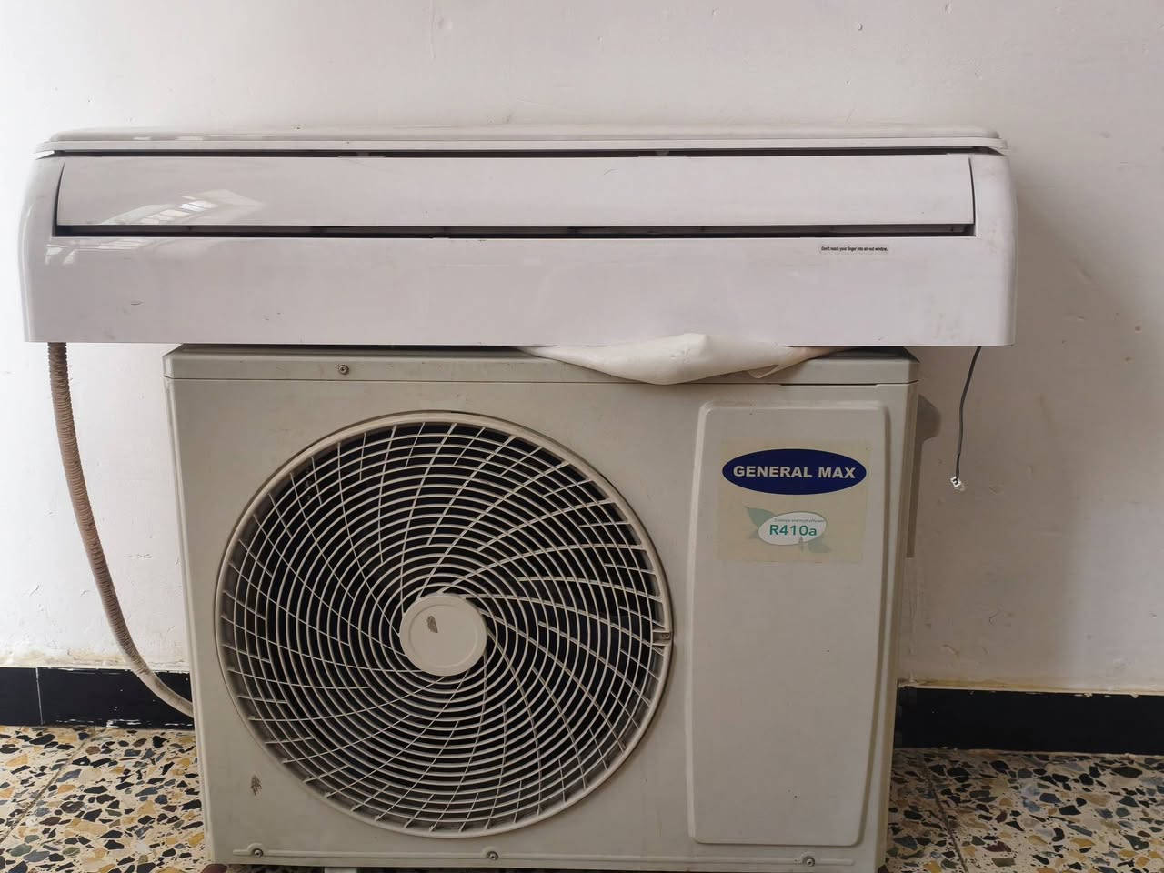 سبلت جنرال 2 طن جديد استخدام شهر واحد سعر 450 اتصال على رقم ***********
