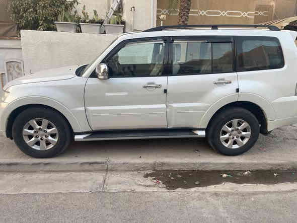 السلام عليكم باجيرو حبتور خليجي فول موديل 2014 محرك 3500 فول موصفات مكفوله فقط شط بيها باب سايق كامرة بلادية مرايا عاكسة كشنات جلد كهرباء مري شفط تبريد 3 قطع سلايد دمام باتري جديد دسكات جدد تايرات برجستون عليه ادامه كامله السياره جاهزه ماشيه 121 الف  مكانه حي العامل  اي ستفسار على
‭0781 435 4244‬
ملاحظه مستعجل على بيع سعر مناسب
