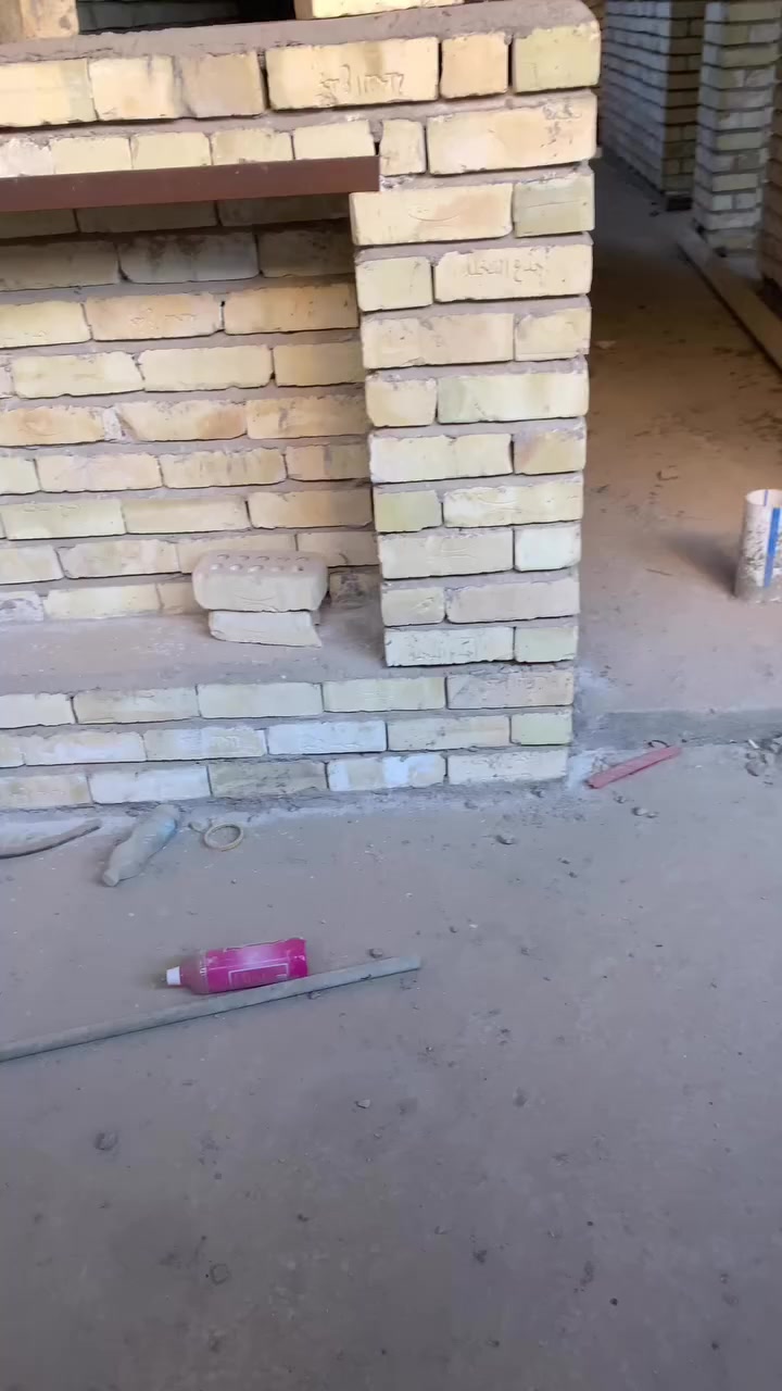 السلام عليكم بيت هيكل زراعي للبيع  الشعلة شارع ابو الدهن ثالث فرع البيت ركن على فرعين المساحه 100متر7 /14طابقين الطابق الأول يتكون من استقبال 6 وحولي طوله 10وبع وغرفه نوم وترك كبير وحمامات والطابق الثاني يتكون من 3غرف نوم كبيره وحمام الأرضيه رفت والصب مركزي الطابقين بناء درجه أولى السعر 110وبيه مجال شاهد الله البيت موصل للأستفسار ***********
***********
