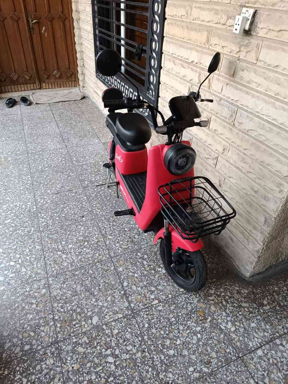 سلام عليكم شباب دراجه شحن حجم 14 للبيع دراجه تخبل نضيفه سرعه 45 سويج وبصمه وقفل تاير سعر 250 وبيه مجال للطيبين مكاني بغداد حي الاعلام المعالف للاستفسار ***********
