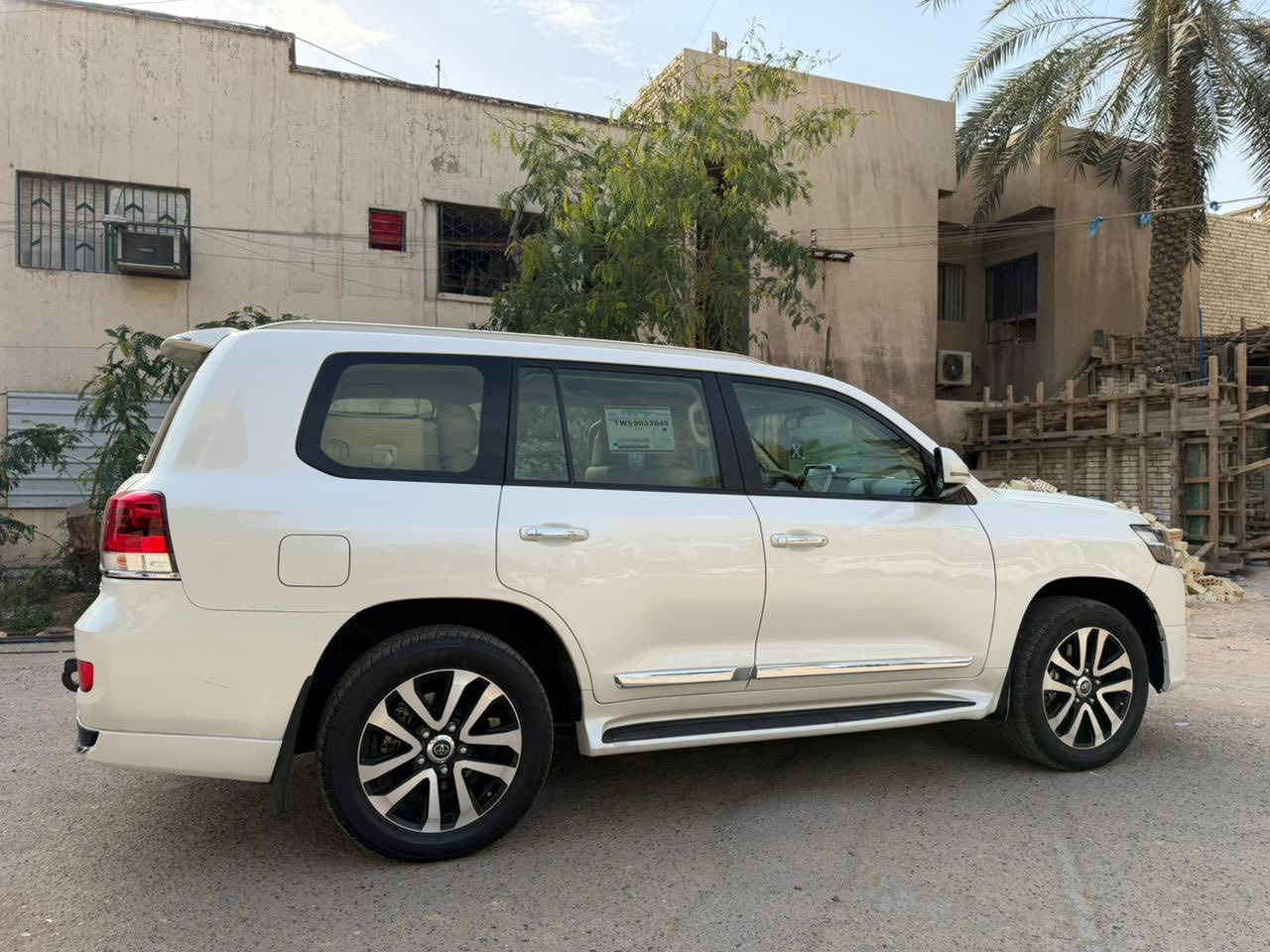 ⭕️للبيع لاند كروز بريم 2019 ((GXR))⭕️
-ماشيه 47 الف حقيقي 
محرك 6 سلندر 
بريم اصل
3 شاشات 
فتحة سقف
تشغيل عن بعد
مقاعد جلد 
شاحن لاسلكي 
جنطه كهرباء 
كشنات جهتين كهرباء 
مواصفات البريم معروفة
((السيارة كفالة عامة من الصبغ والتبديل و الرصعة من كلشي مكفولة ))
والسيارة جديدة بمعنى الكلمة بدون شخط بدون رصعة وكل غراض الشركة موجودة بيه✅ بأسمي وتحويل ثاني يوم💢

السعر 54,500$ وبيها مجال—
مكان السياره بغداد/ شارع فلسطين 📍
لأستفسار:*********** 📞
